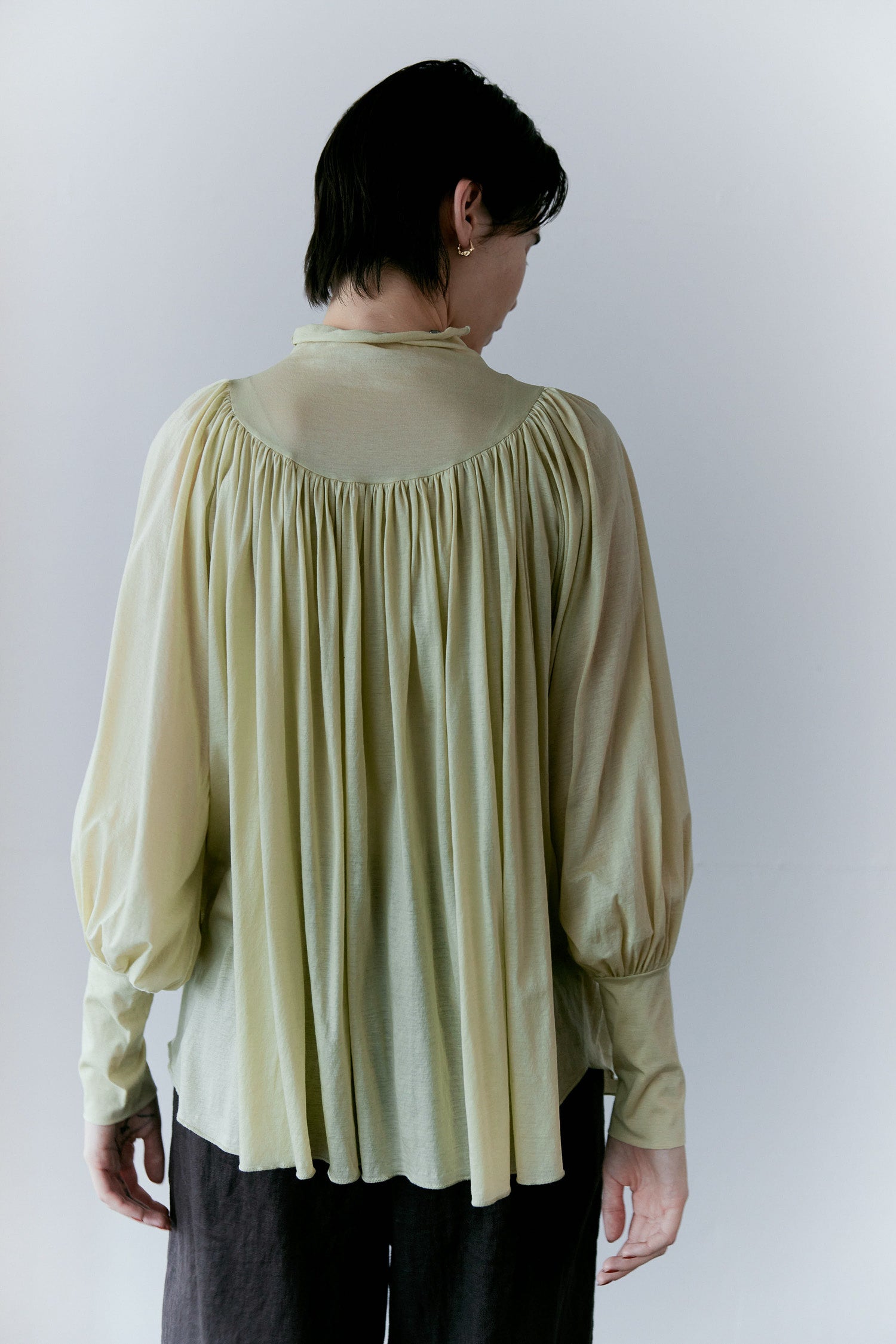 doux bleu タートルギャザーブラウス DB-2611-001