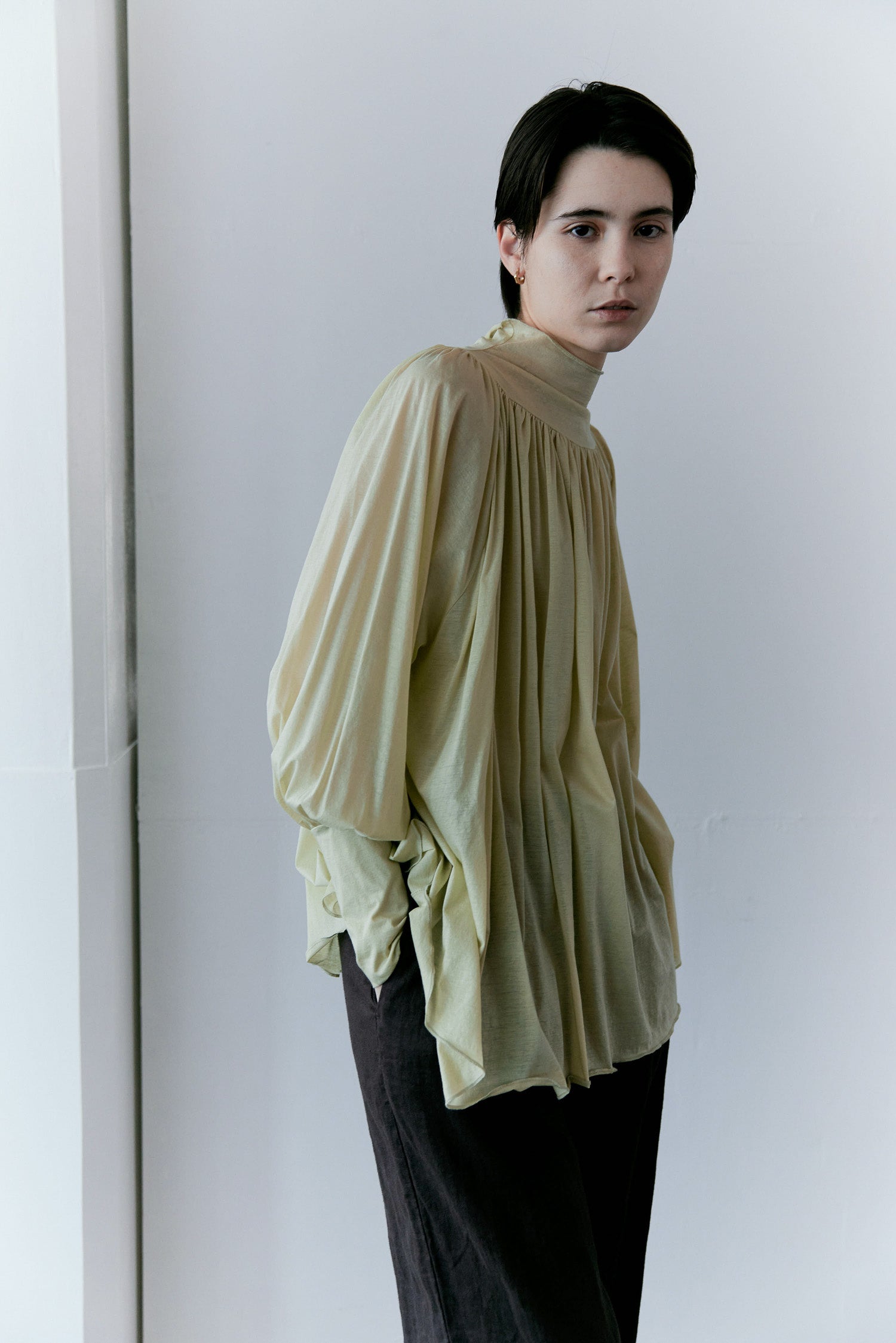 doux bleu タートルギャザーブラウス DB-2611-001