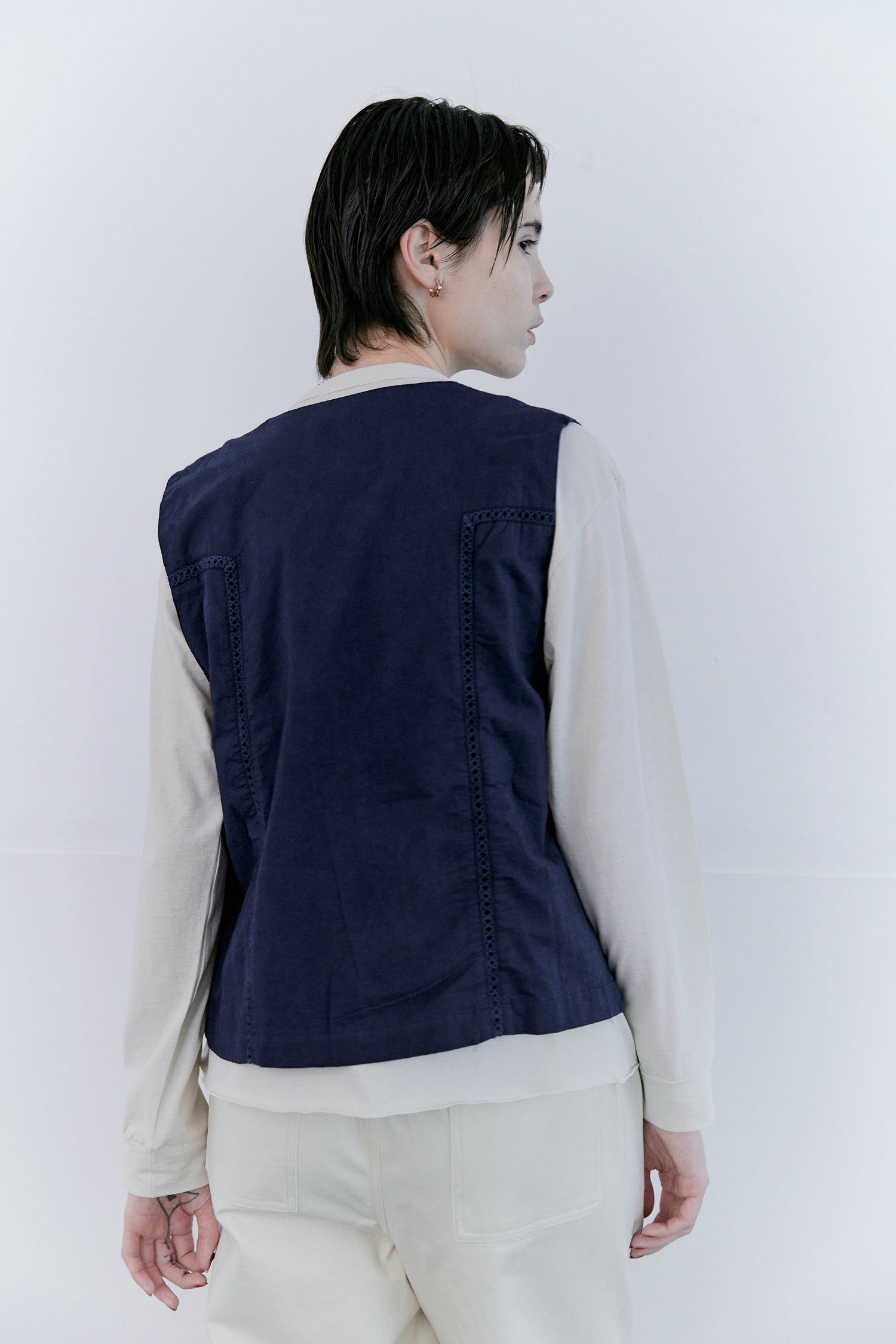 doux bleu カットワーク刺繍ベスト DB-2618-020