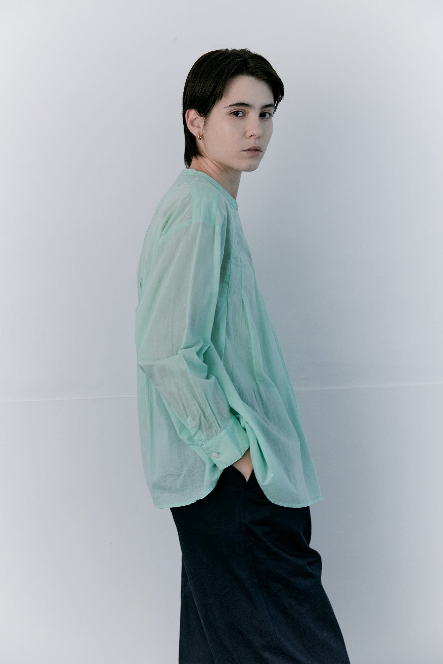 doux bleu コットンカディ ギャザープルオーバーシャツ DB-2613-030