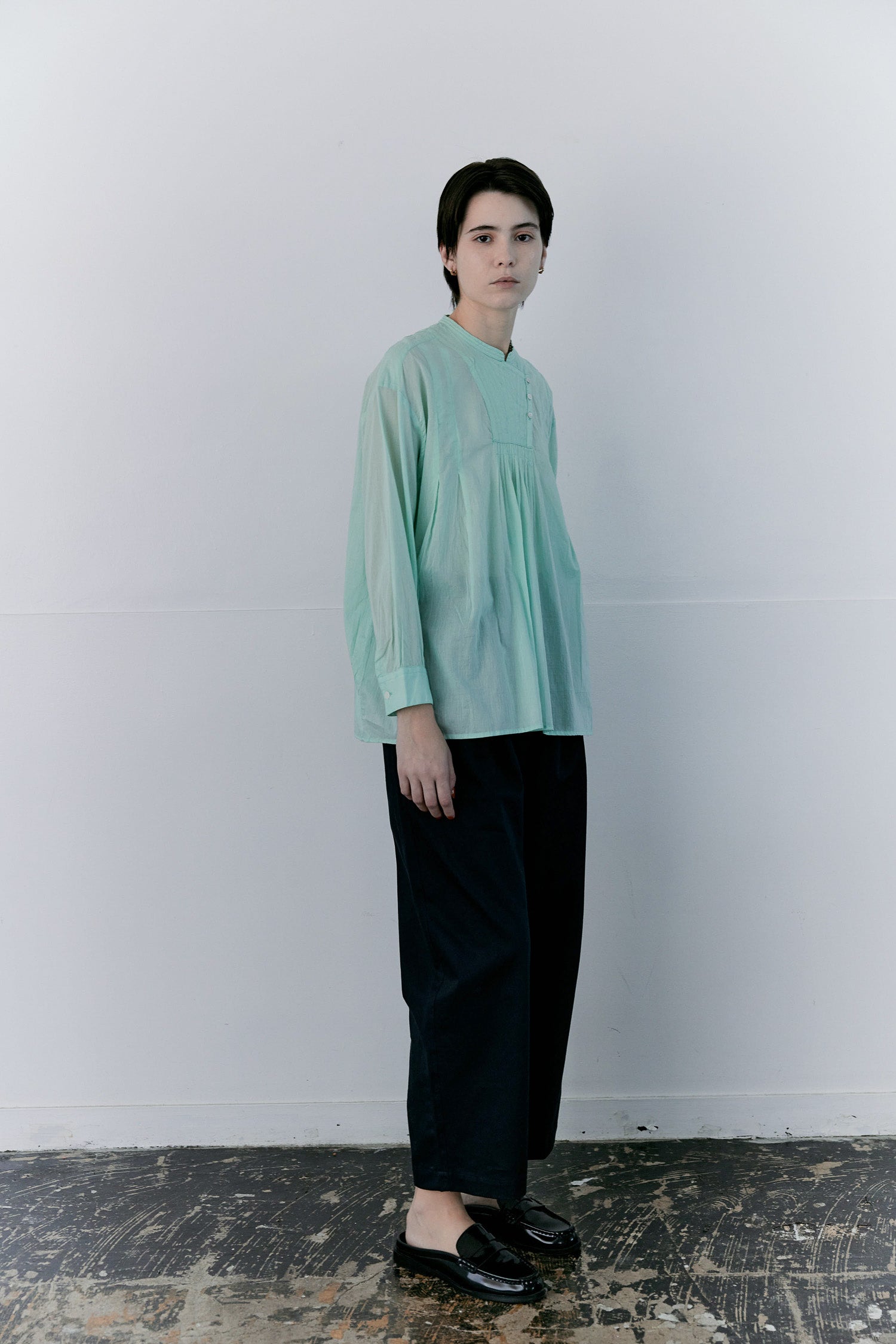 doux bleu コットンカディ ギャザープルオーバーシャツ DB-2613-030