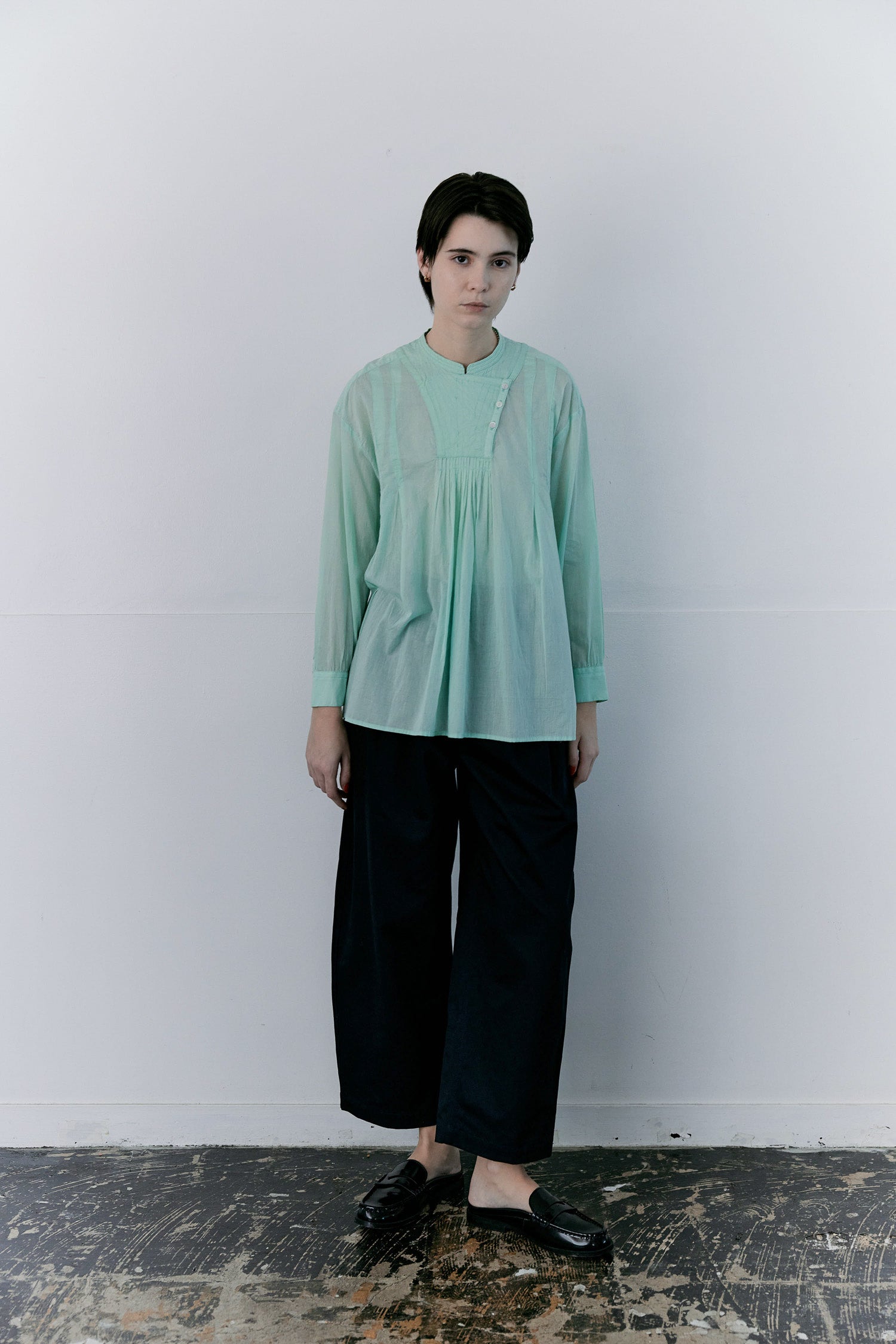 doux bleu コットンカディ ギャザープルオーバーシャツ DB-2613-030