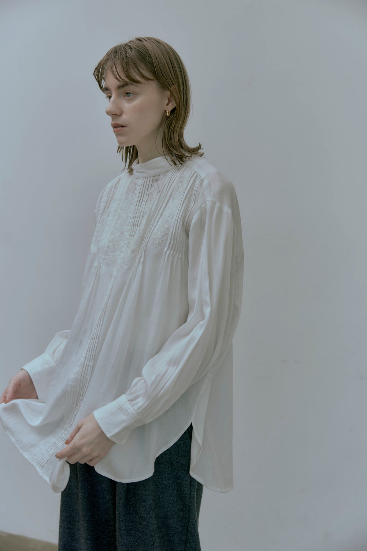 doux bleu コットンサテン 刺繍ロングシャツ DB-2653-044