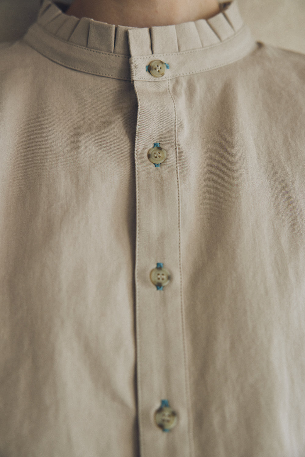 YARRA NEU ヴィンテージワッシャー衿フリルシャツ NU-5553-423