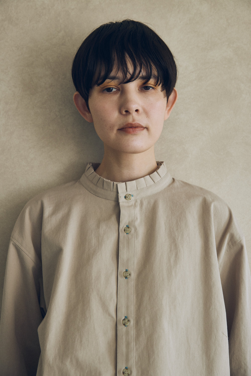 YARRA NEU ヴィンテージワッシャー衿フリルシャツ NU-5553-423