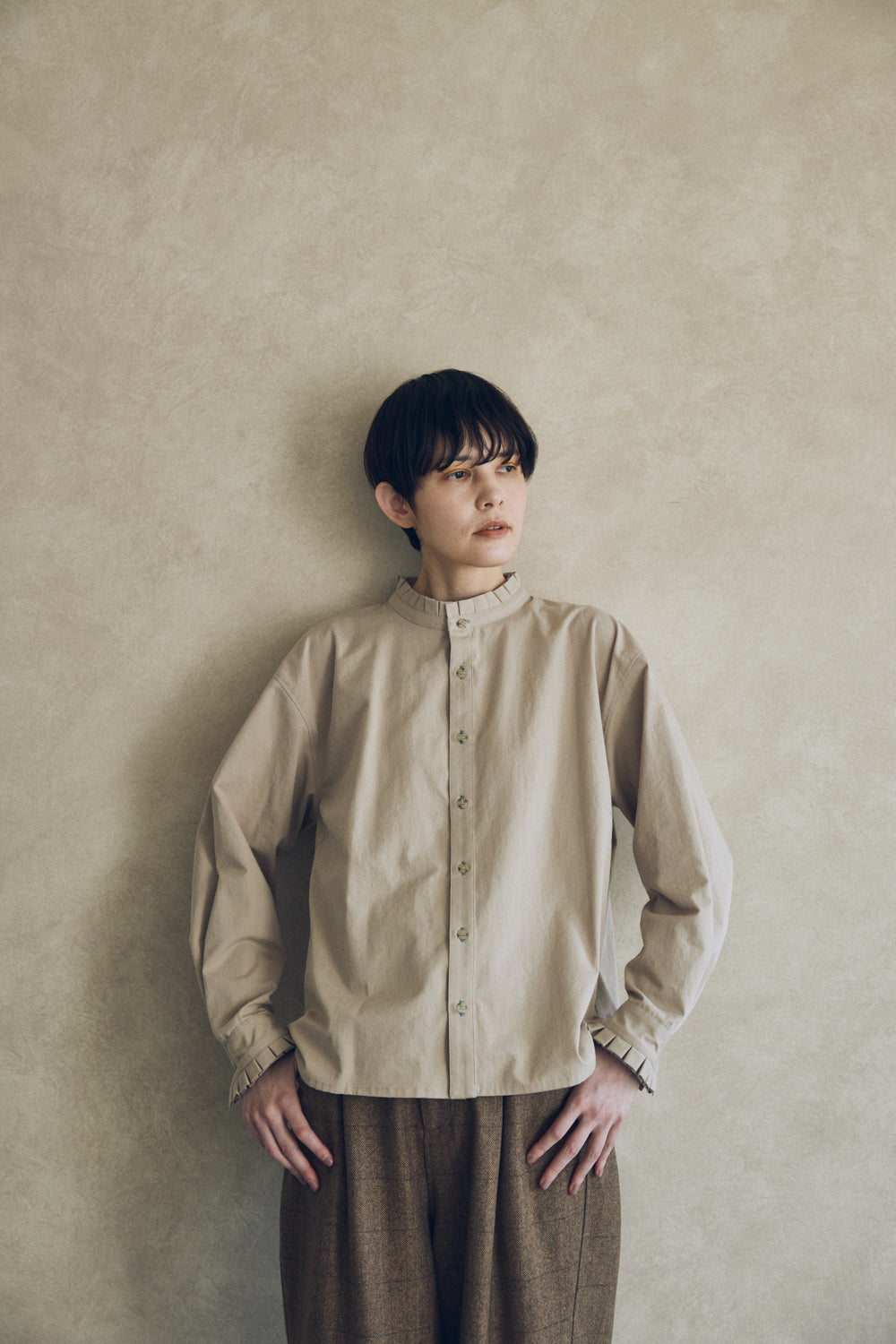 YARRA NEU ヴィンテージワッシャー衿フリルシャツ NU-5553-423