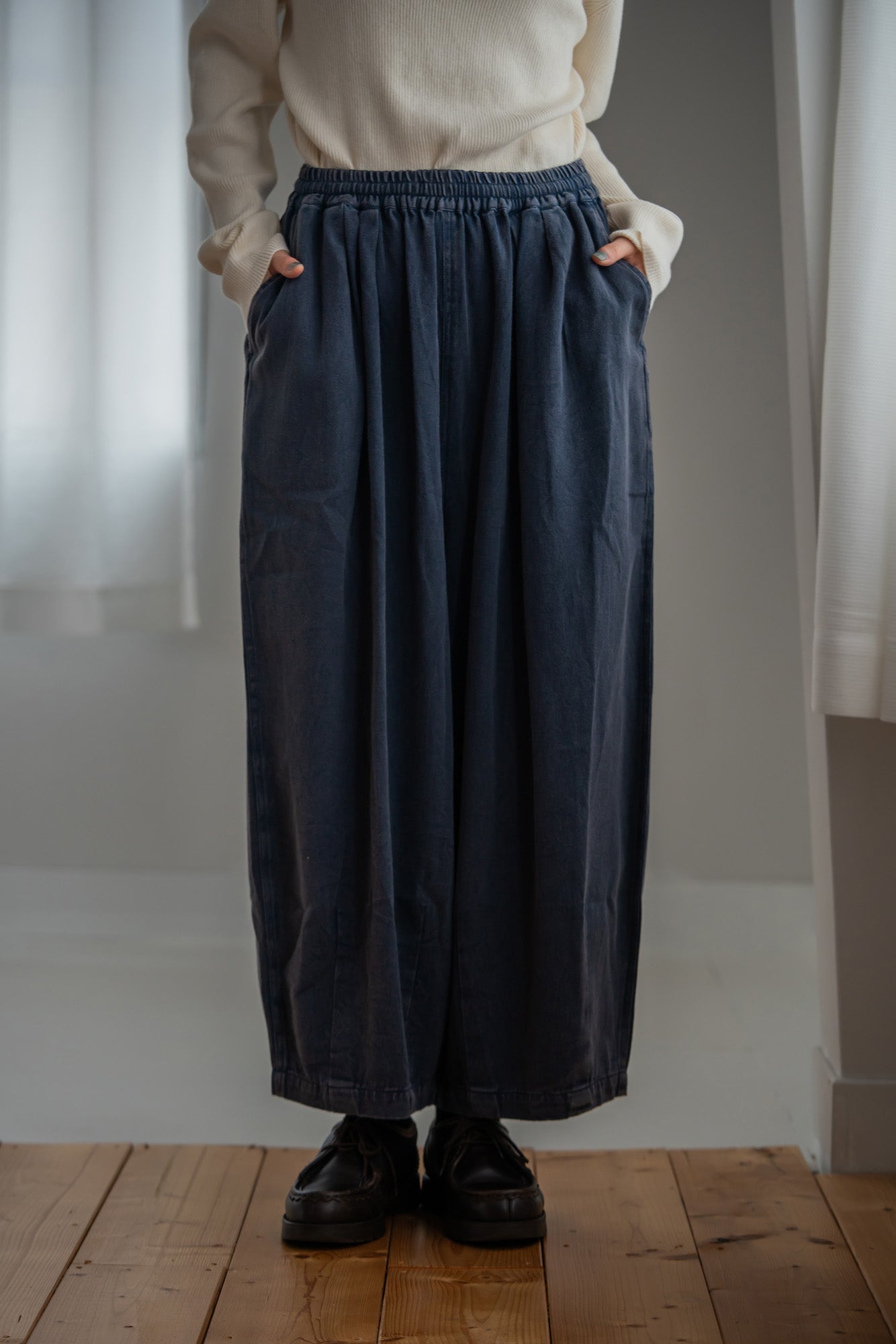 YARRA　INDIAエンザイム裾ダーツパンツ　YR-1545-235