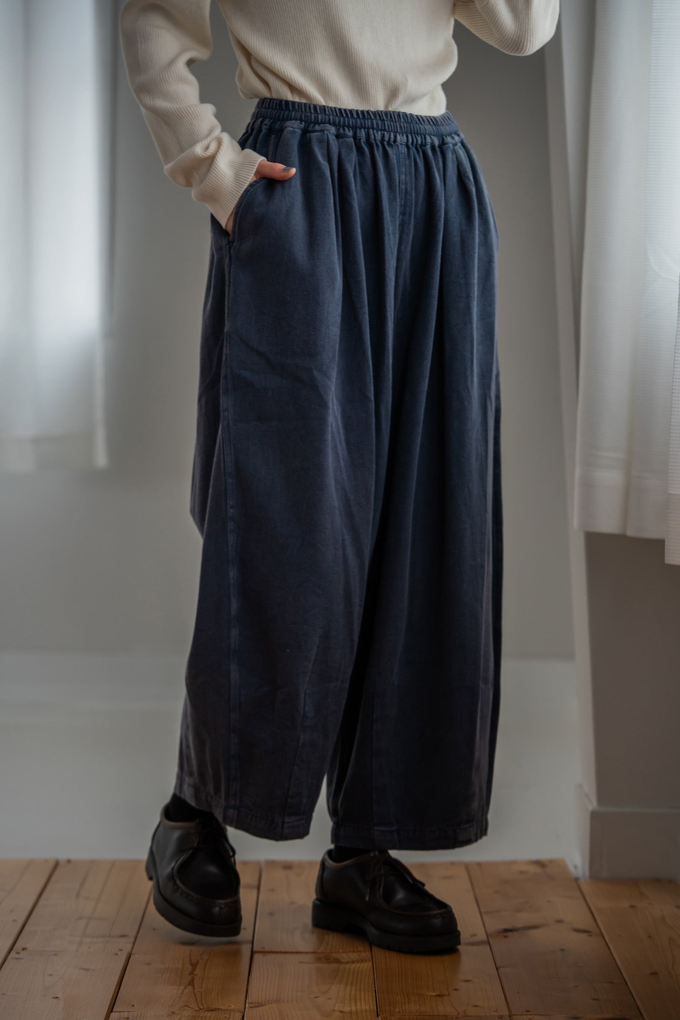 YARRA　INDIAエンザイム裾ダーツパンツ　YR-1545-235