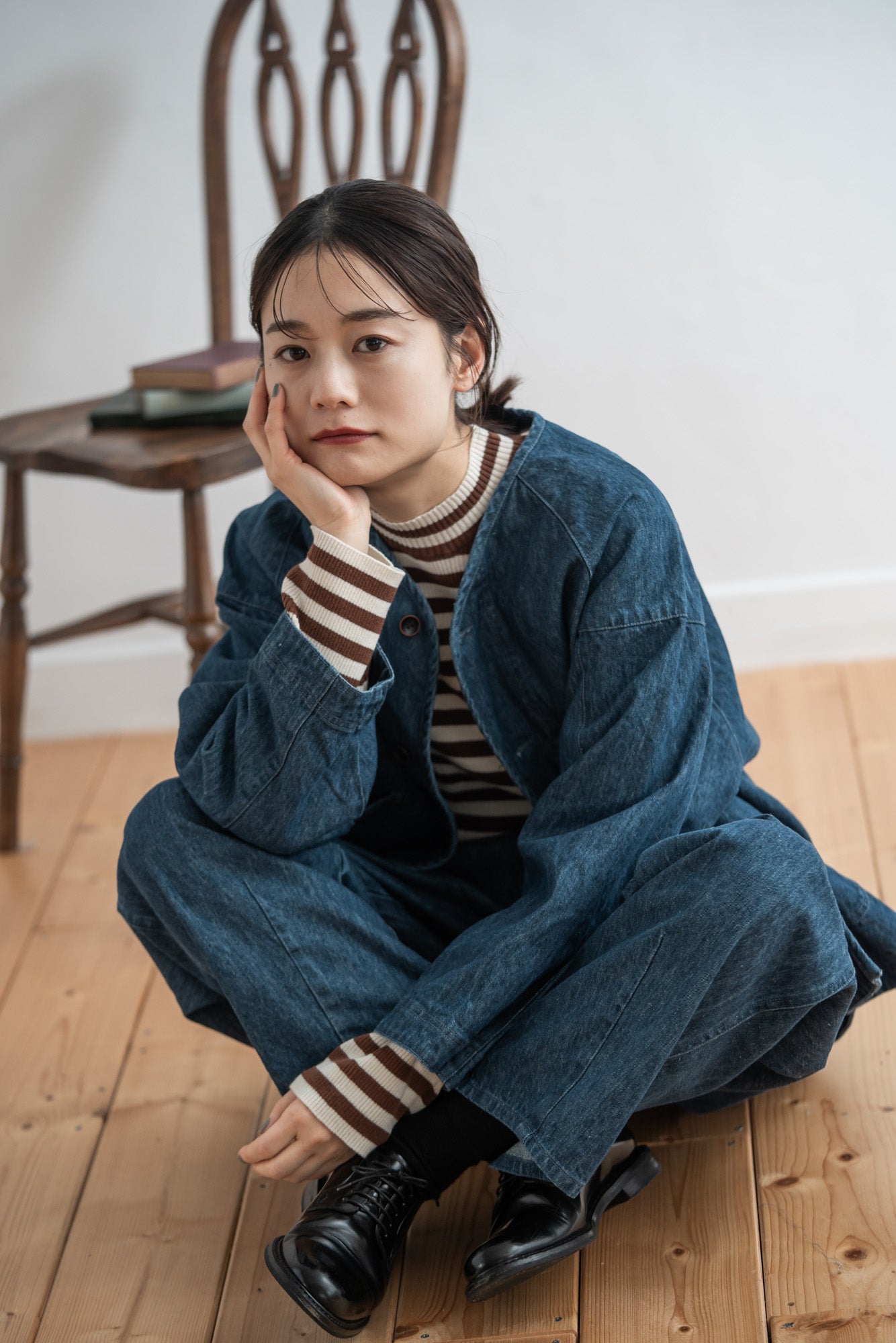 美品　YARRA ヤラ　ポケット付きリネンデニムノーカラージャケット 美品 YARRA ヤラ ポケット付きリネンデニムノーカラージャケット