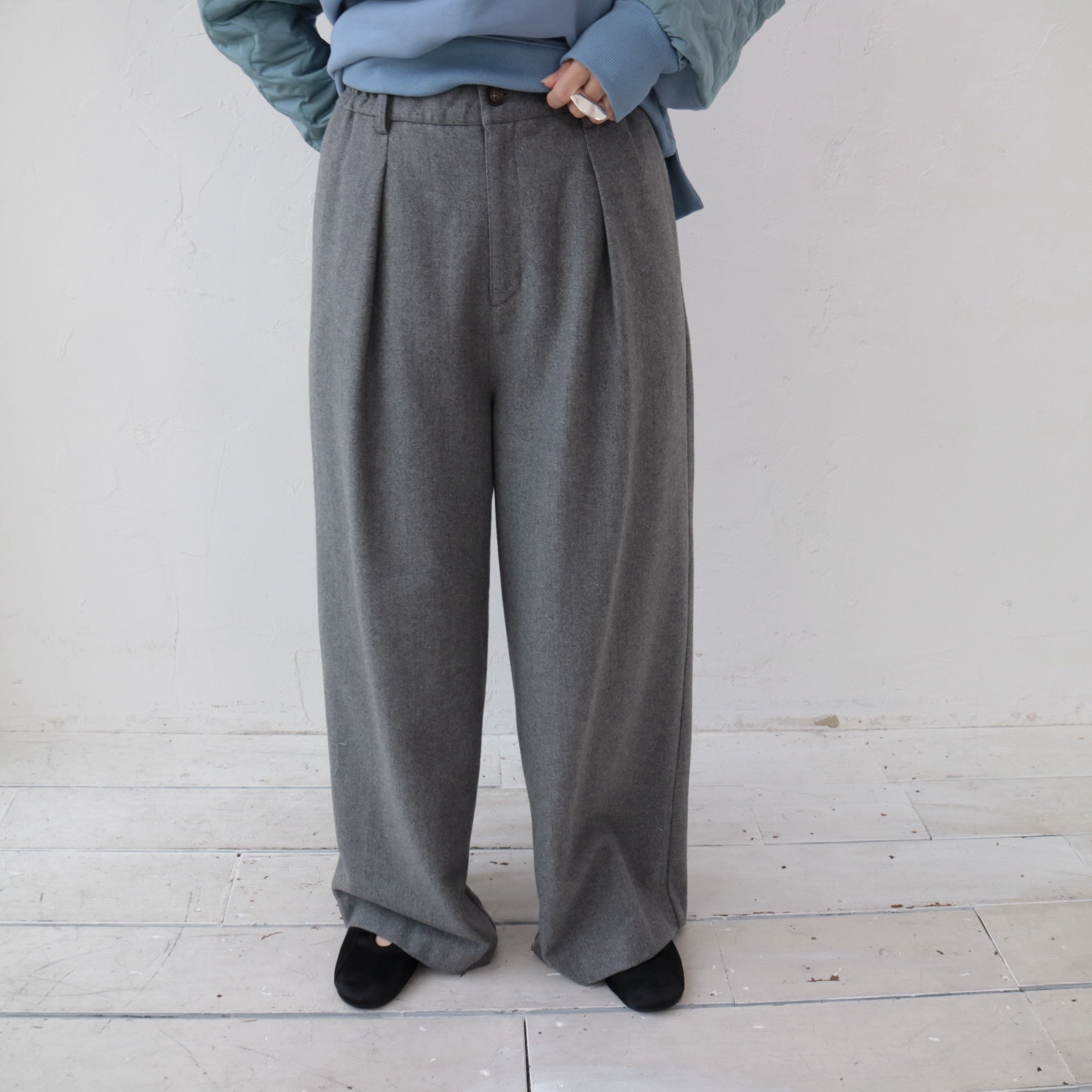 YARRA NEU　ウール混ピンストライプワイドパンツ　NU-5455-432