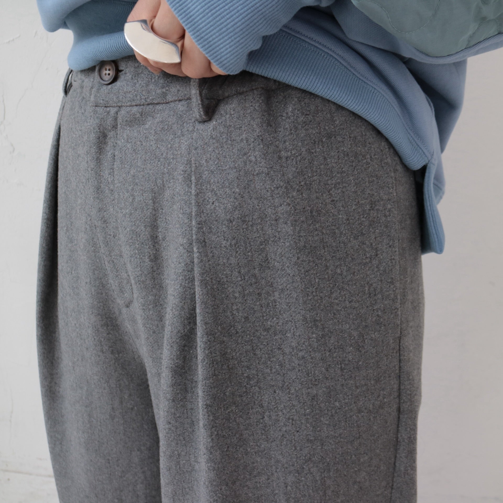 YARRA NEU　ウール混ピンストライプワイドパンツ　NU-5455-432