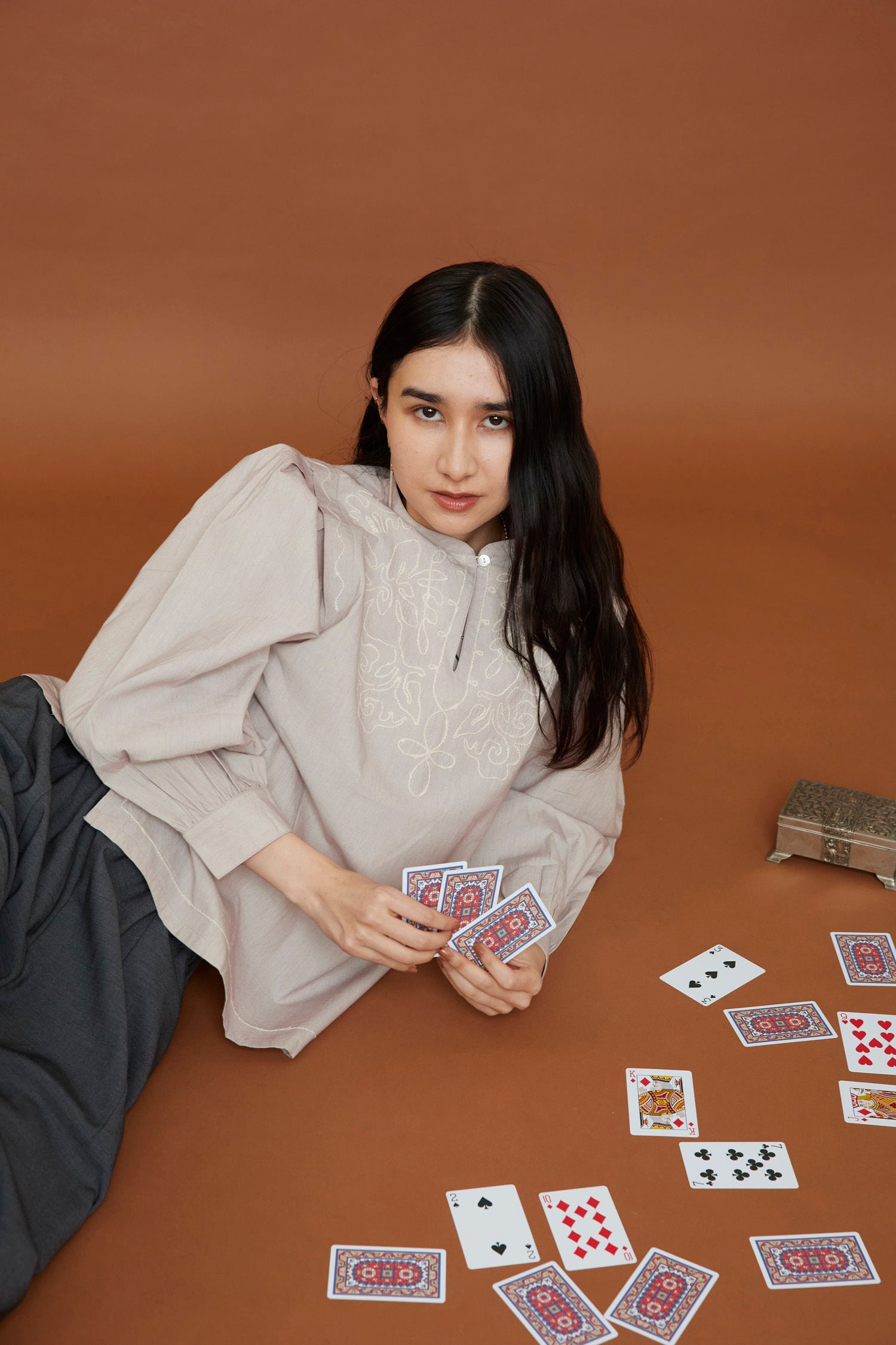 doux bleu　コード刺繍ショルダータックブラウス　DB-2443-006