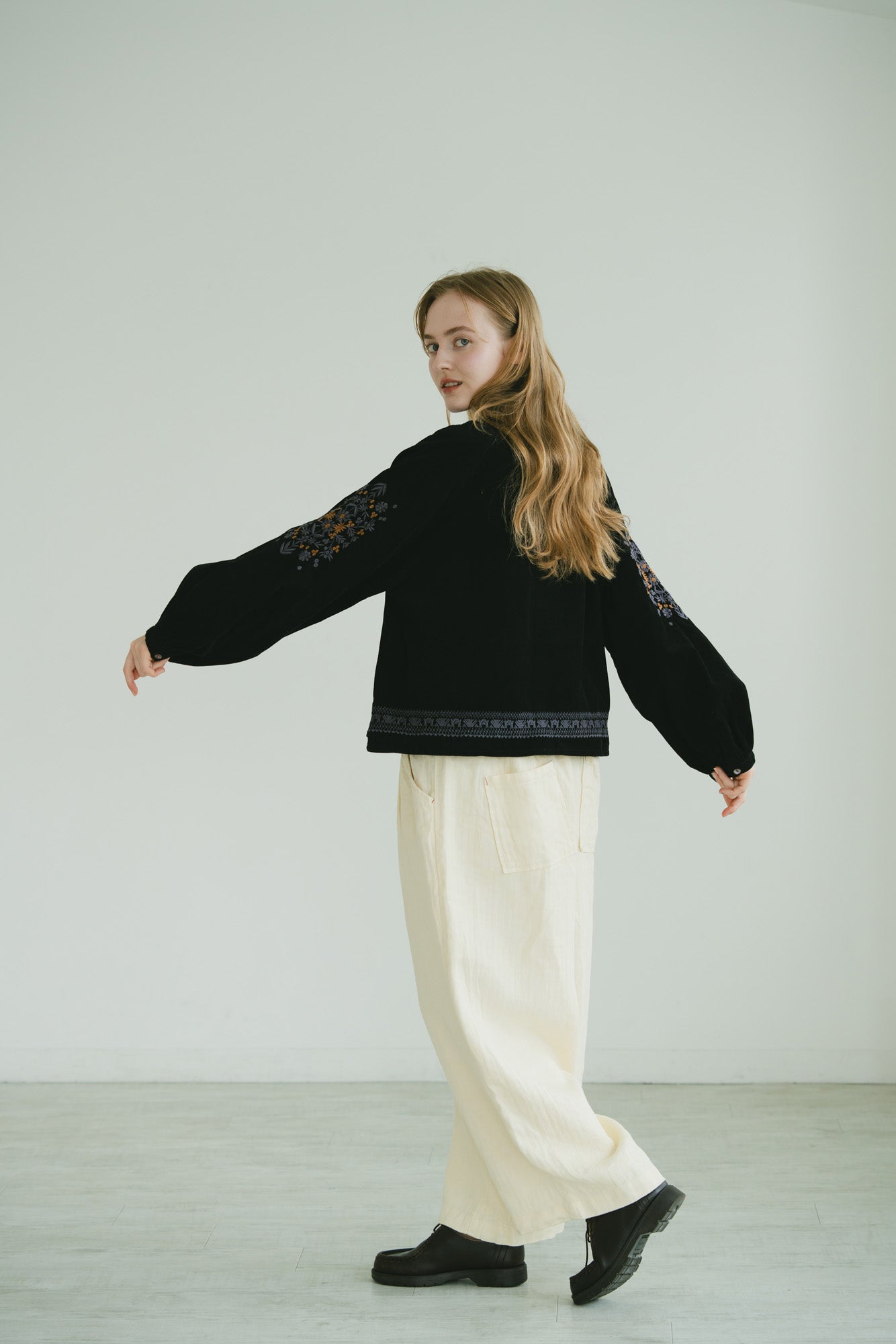 YARRA　INDIA刺繍コーデュロイブラウス　YR-1553-268