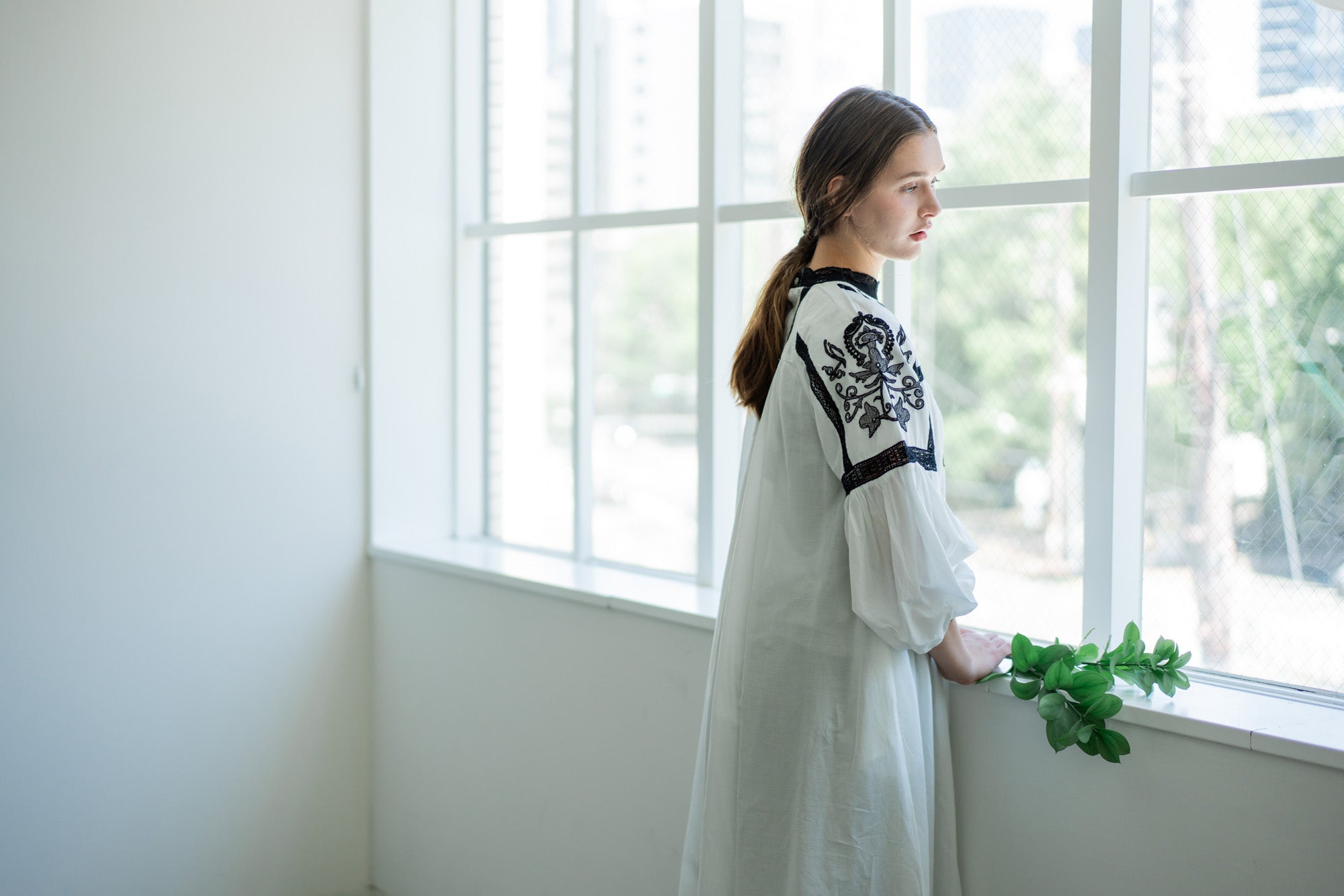 YARRA　INDIAハイカウント刺繍ワンピース　YR-1614-241