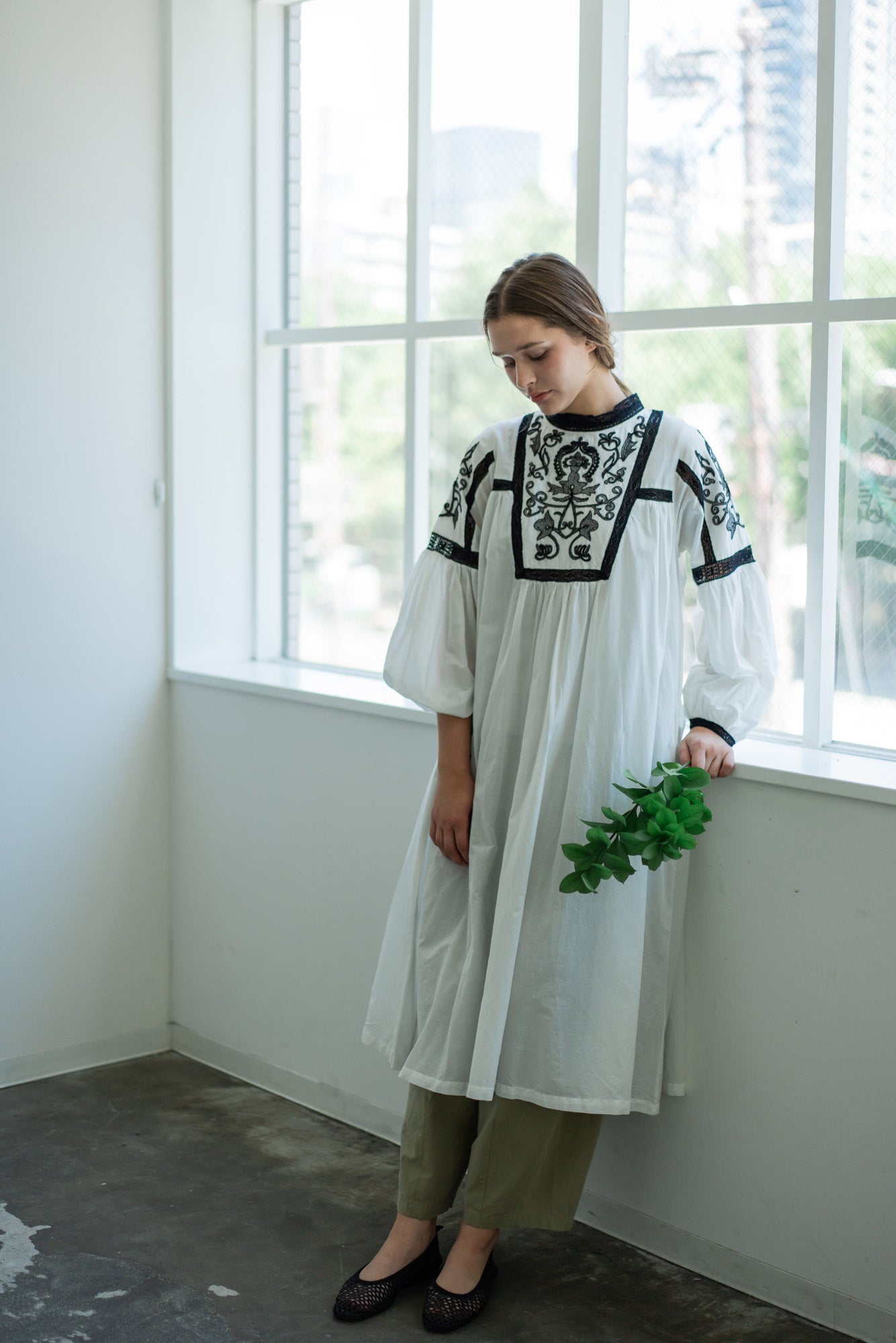 YARRA INDIAハイカウント刺繍ワンピース YR-1614-241
