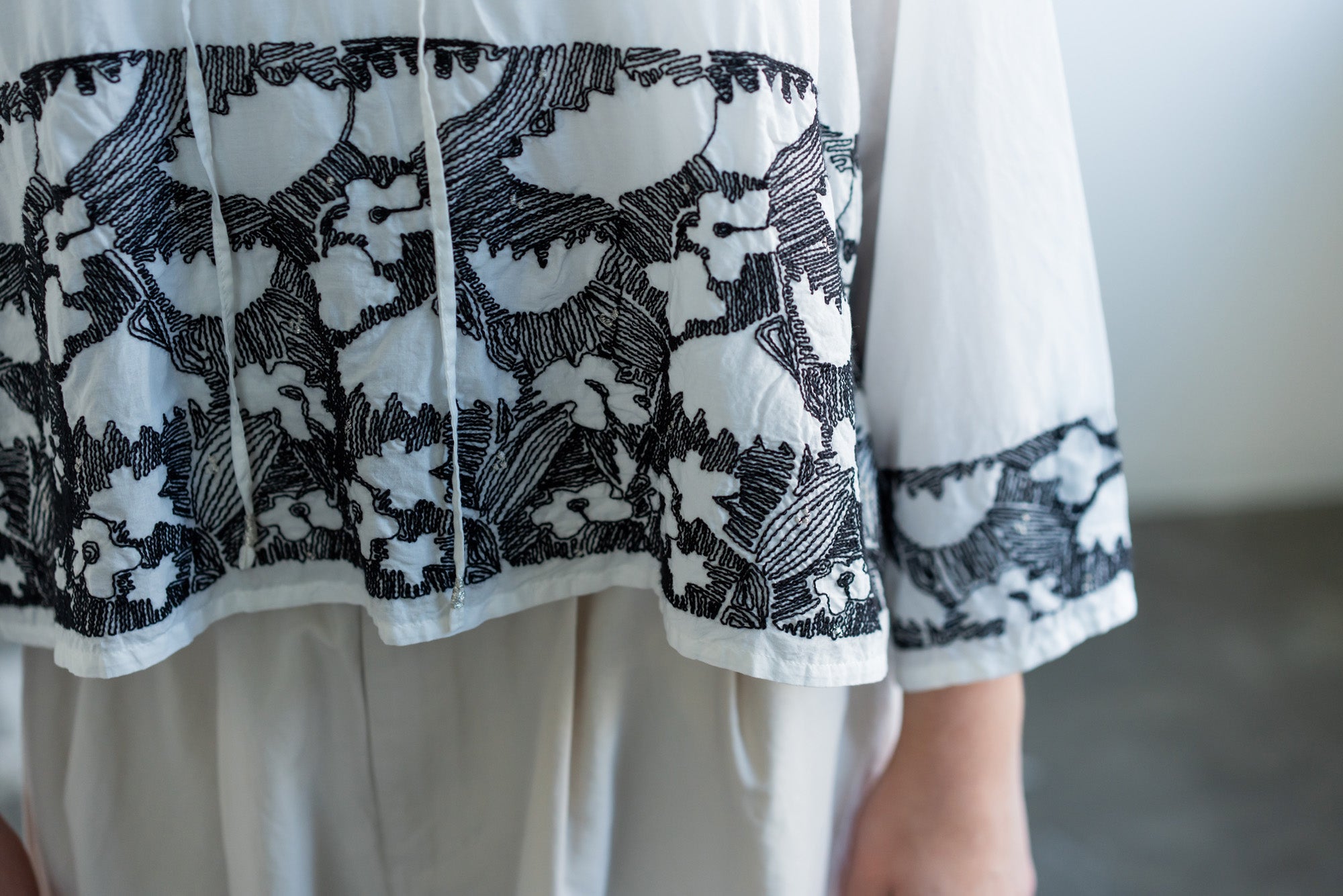 YARRA INDIAハイカウント刺繍ブラウス YR-1613-240