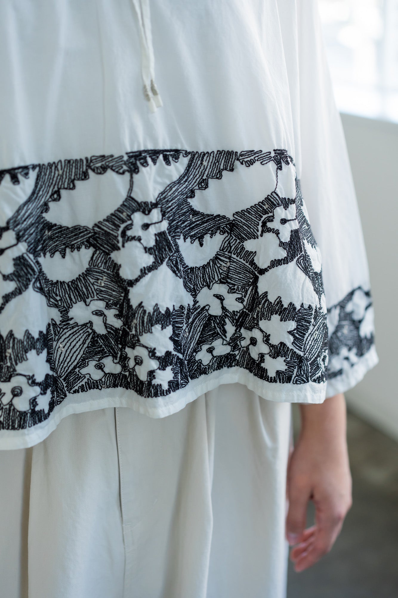 YARRA INDIAハイカウント刺繍ブラウス YR-1613-240