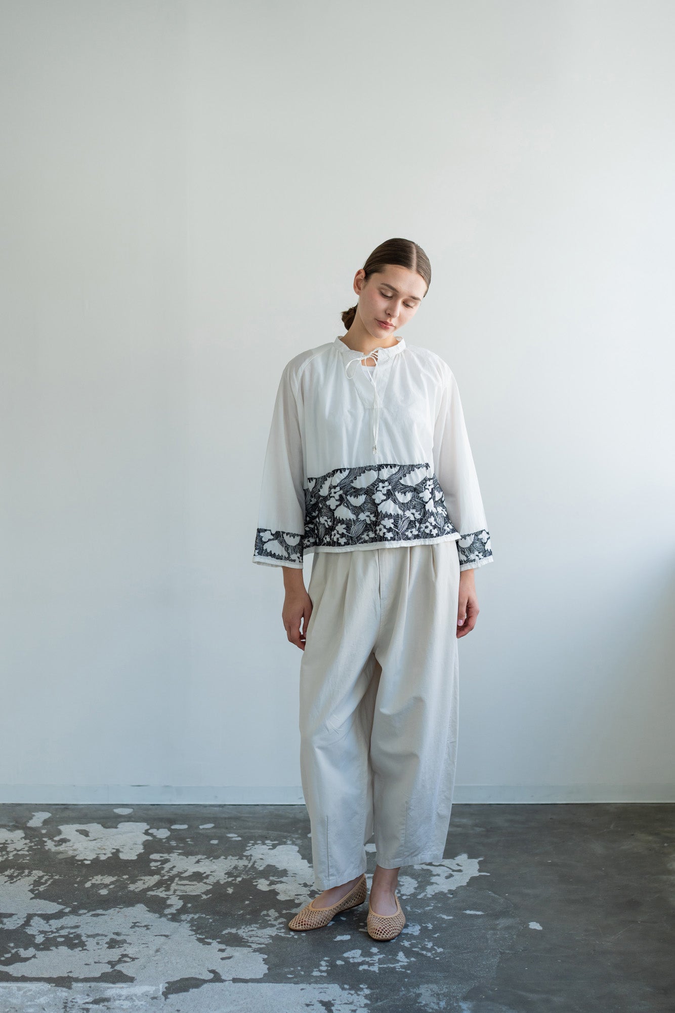 YARRA　INDIAハイカウント刺繍ブラウス　YR-1613-240