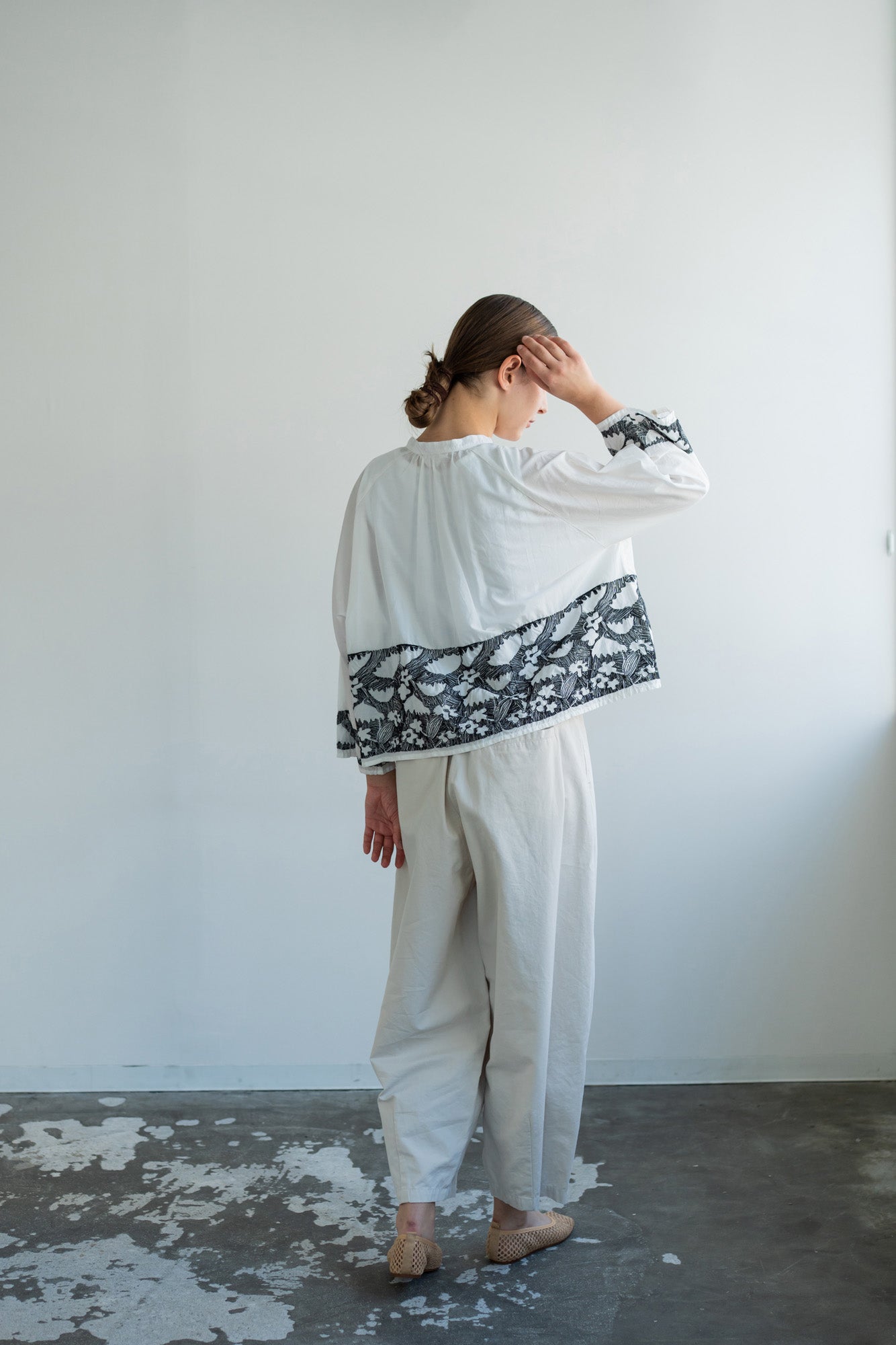 YARRA　INDIAハイカウント刺繍ブラウス　YR-1613-240