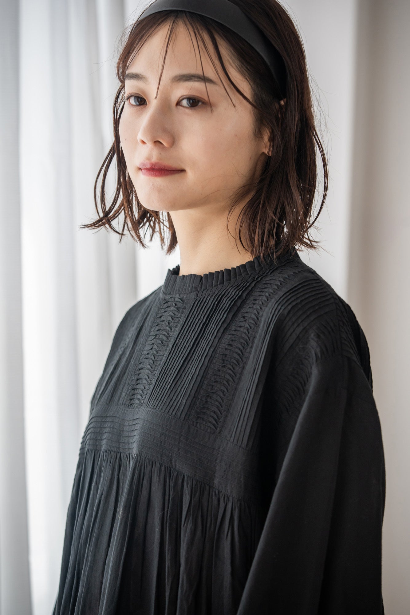 YARRA　INDIAフリル衿ピンタックワンピース　YR-1544-208