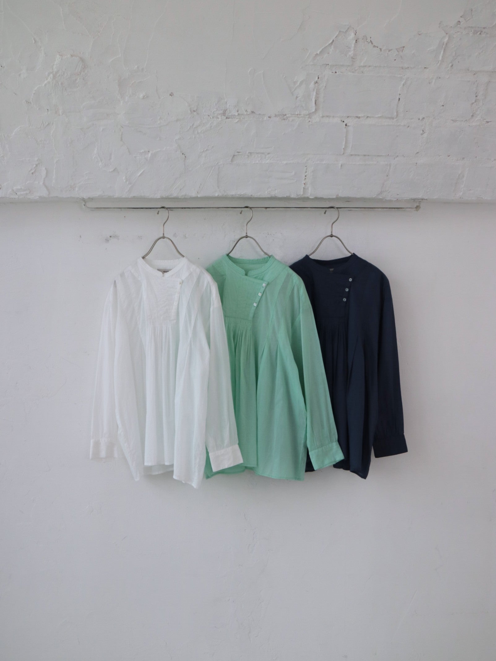 doux bleu　コットンカディ ギャザープルオーバーシャツ　DB-2613-030