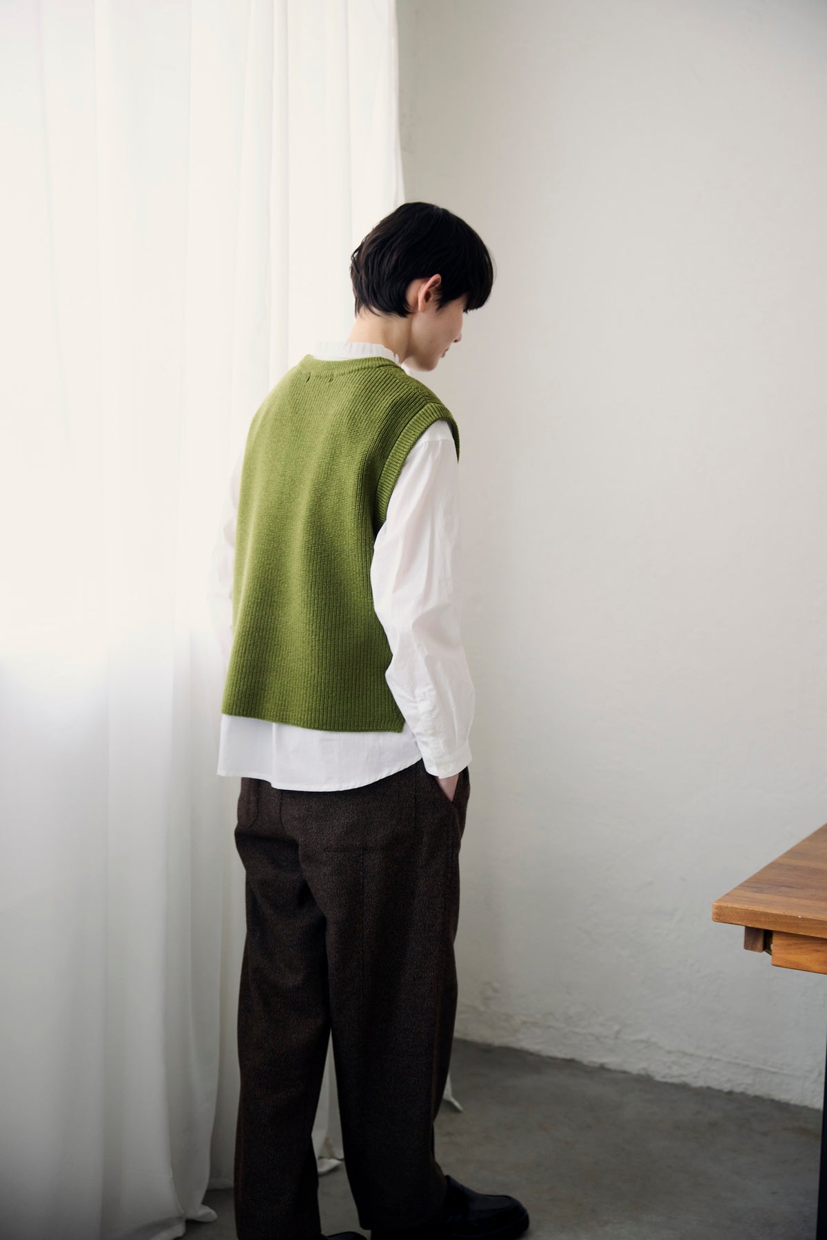 YARRA NEU　メリノウール畔編みニットベスト　NU-5658-433