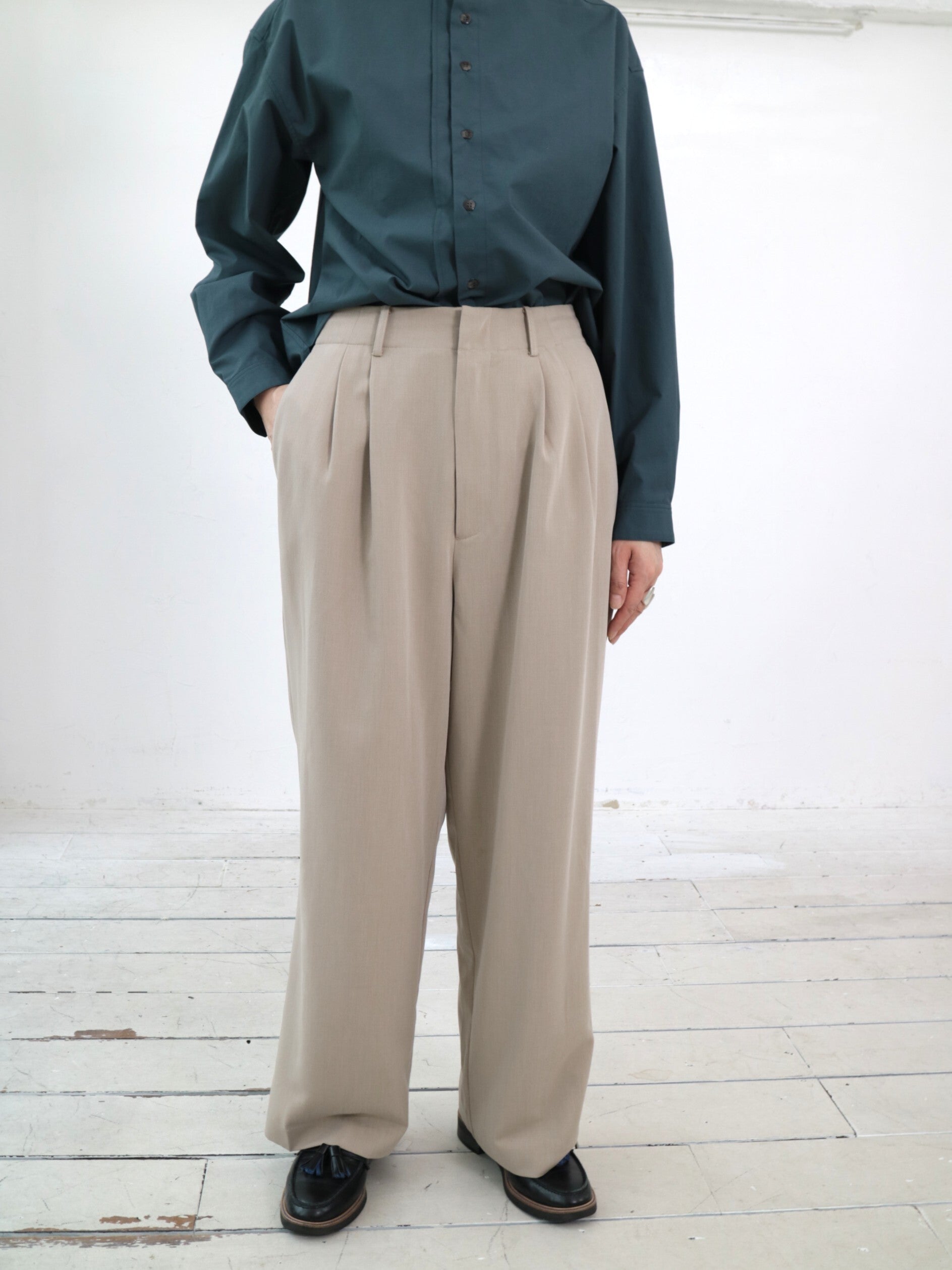 YARRA NEU　ウールブレンドスラックスパンツ　NU-5545-411