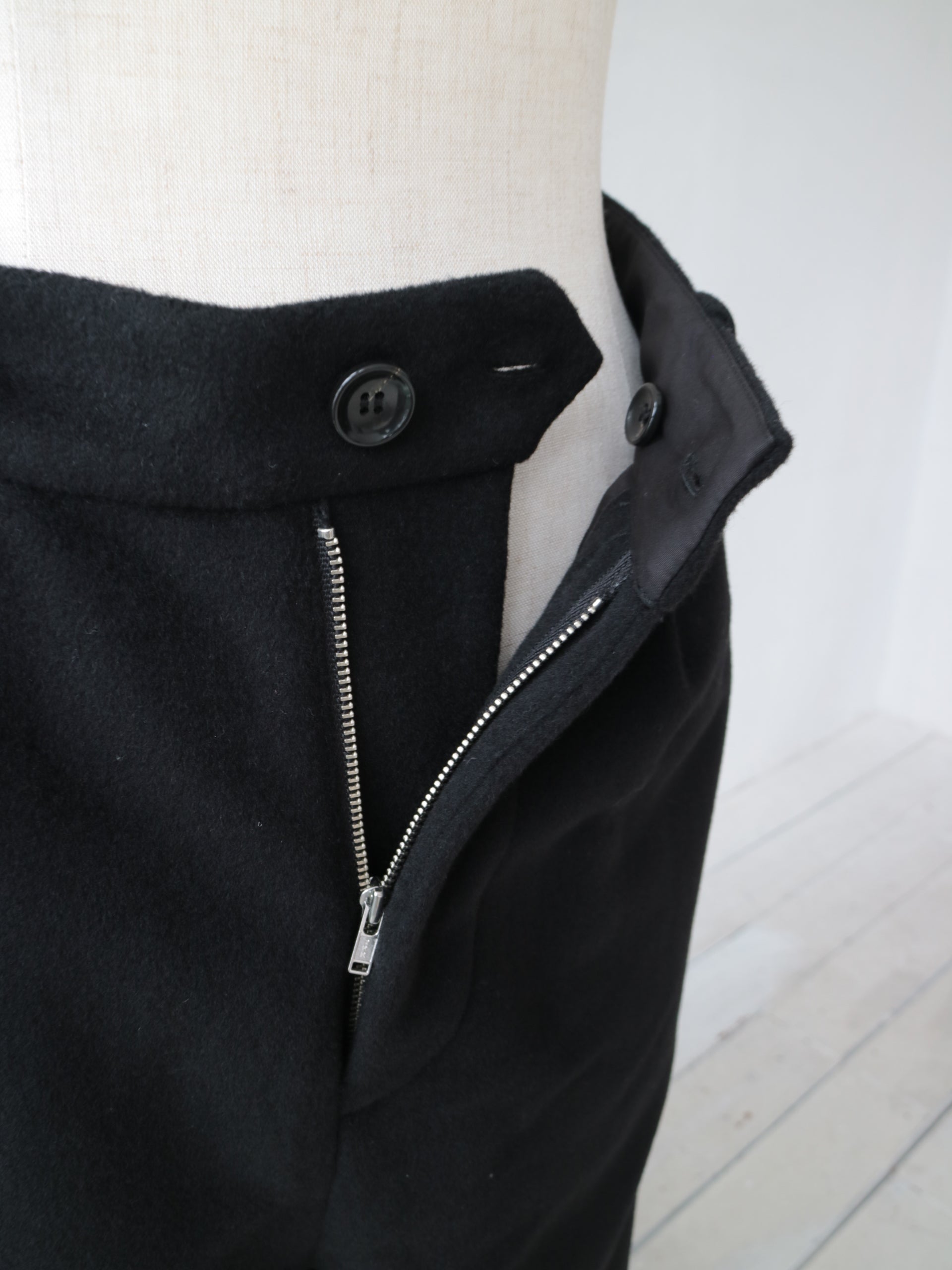 YARRA NEU　カシミヤ混ウール裏付きパンツ　NU-5555-429