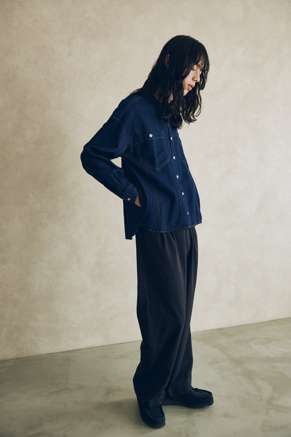 YARRA NEU　胸ポケット加工デニムシャツ　NU-5543-410