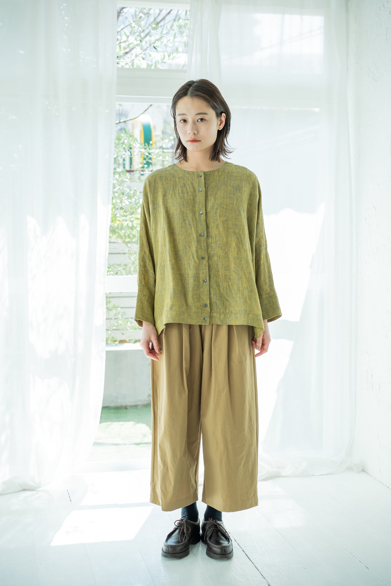 YARRA　９分丈たっぷりタックパンツ　YR-1445-210