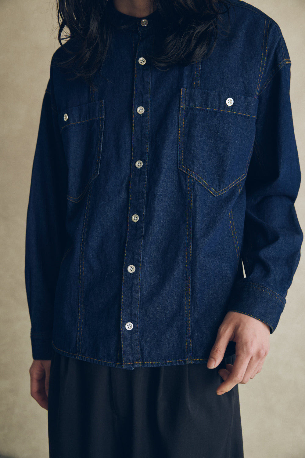 YARRA NEU 胸ポケット加工デニムシャツ NU-5543-410