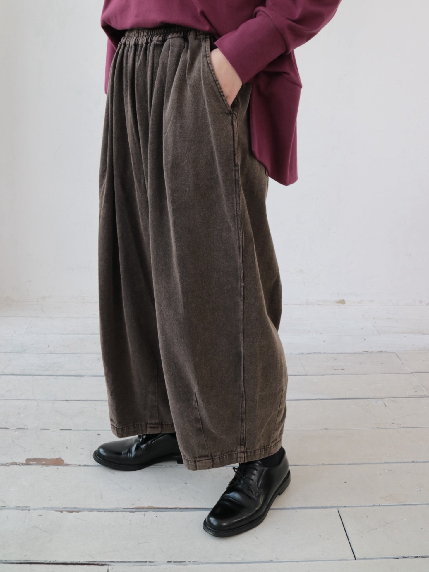 YARRA　INDIAエンザイム裾ダーツパンツ　YR-1545-235