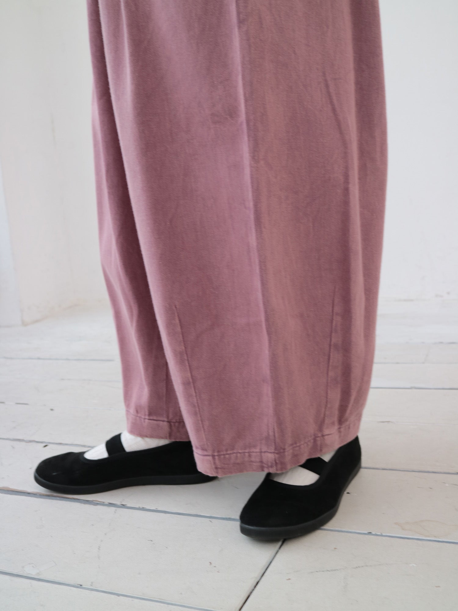 YARRA　INDIAエンザイム裾ダーツパンツ　YR-1545-235