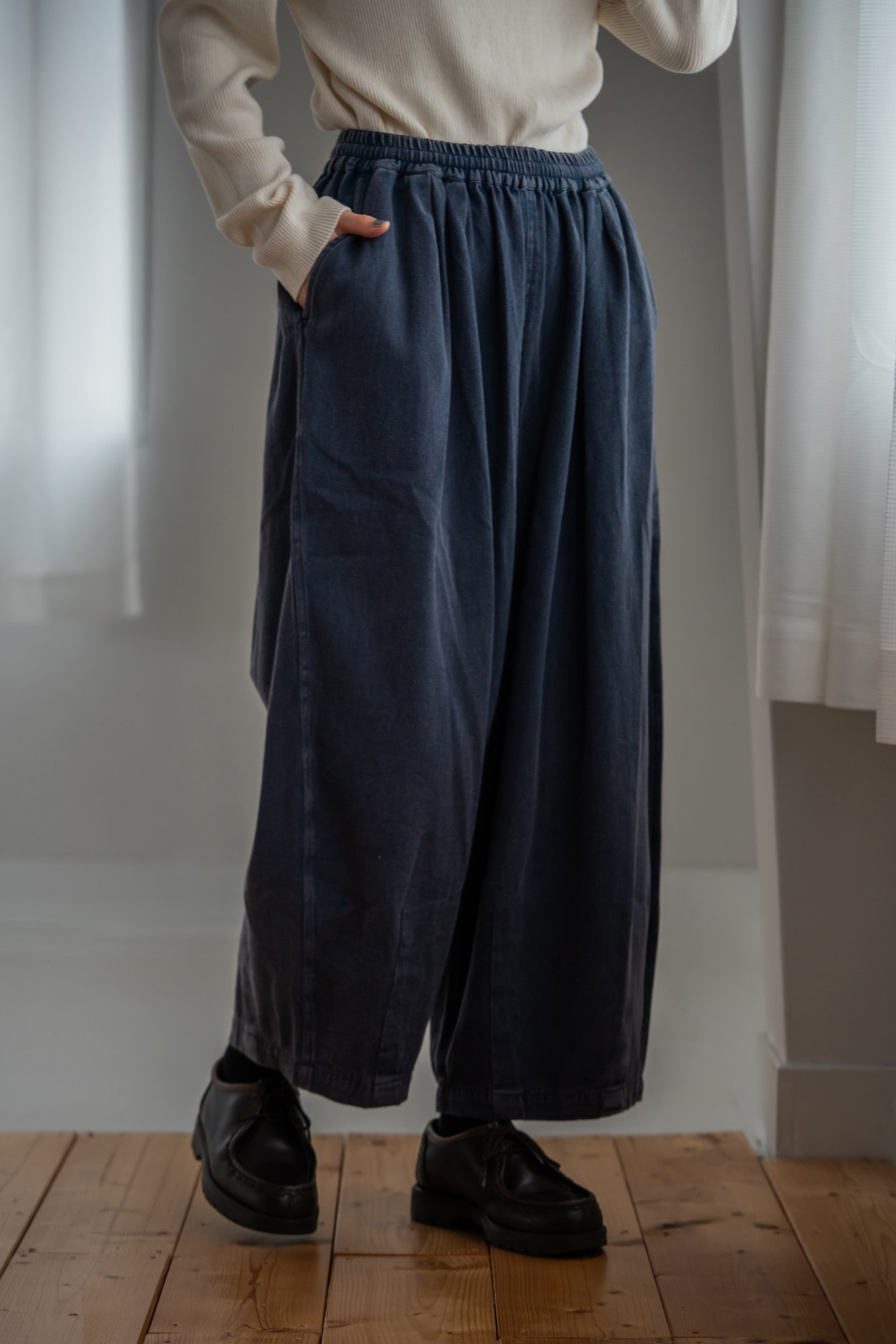 YARRA　INDIAエンザイム裾ダーツパンツ　YR-1545-235