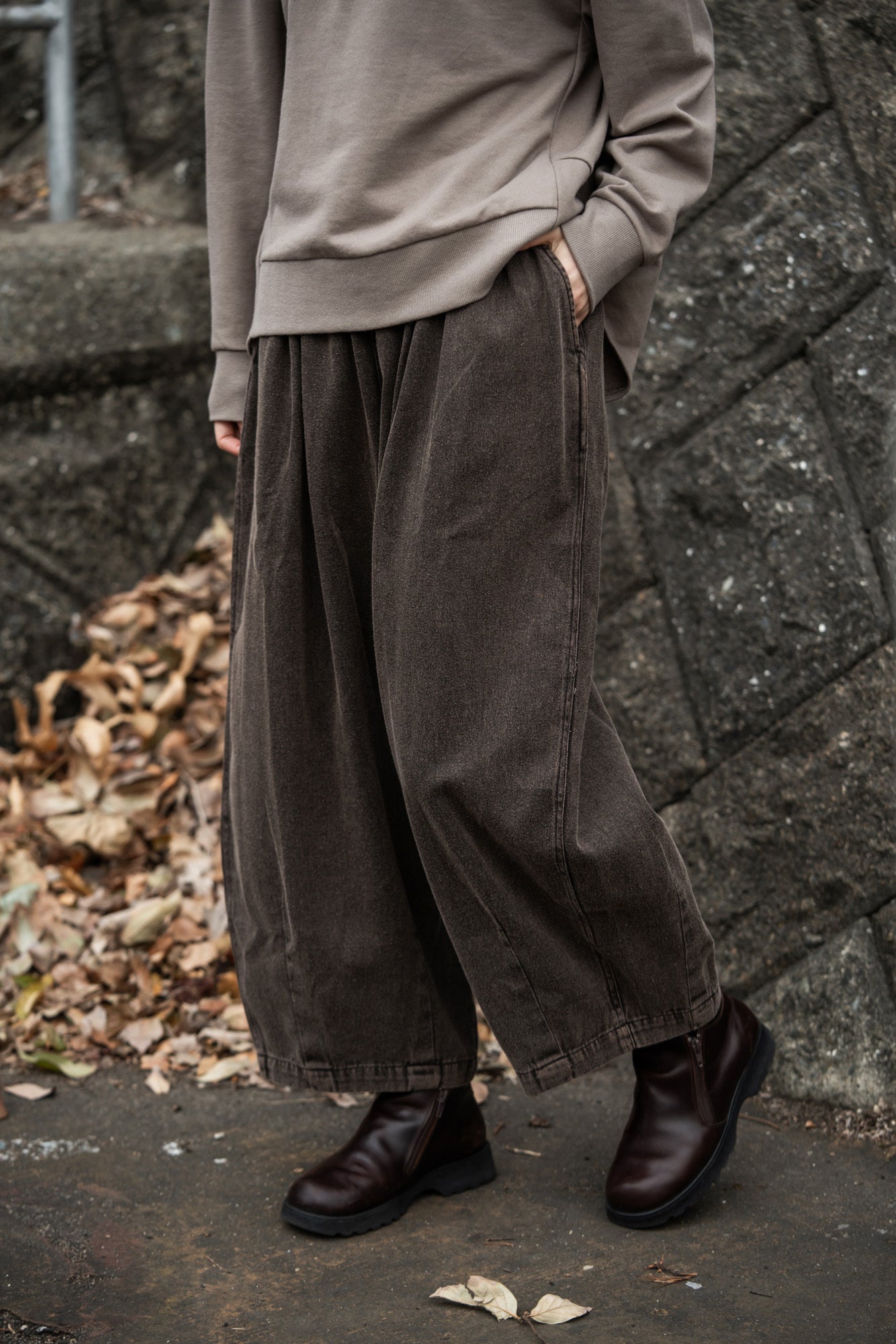 YARRA　INDIAエンザイム裾ダーツパンツ　YR-1545-235