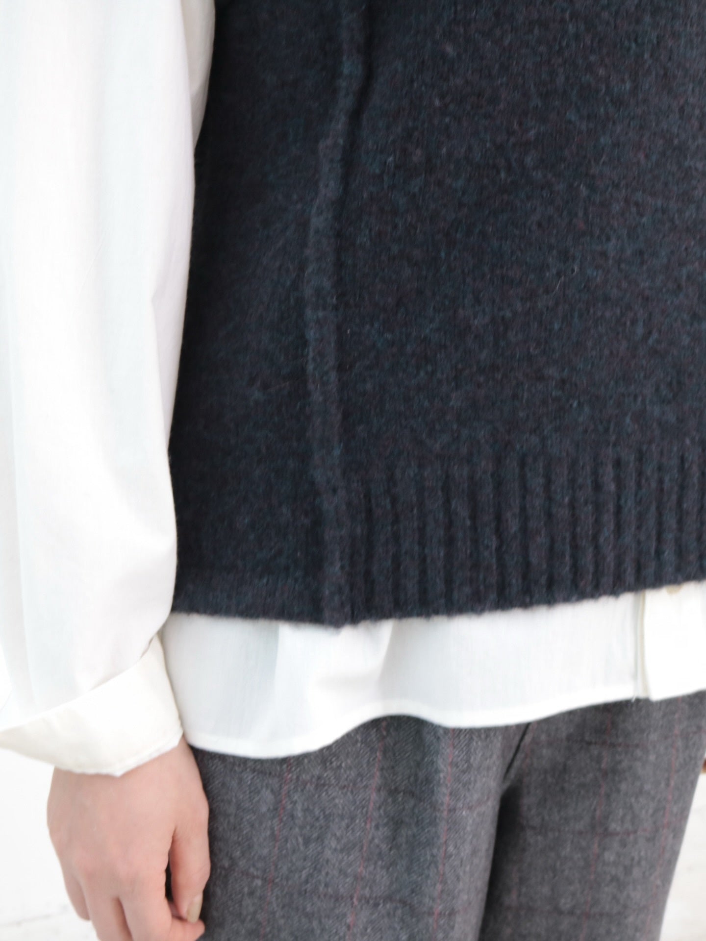 YARRA NEU　ヤク混ハイネックニットベスト　NU-5552-419