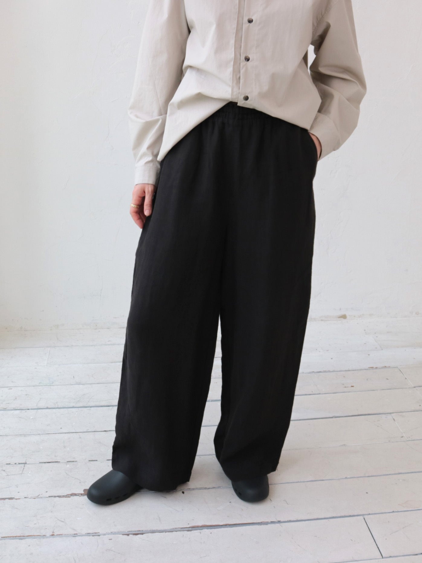 YARRA NEU　セミワイドイージーリネンパンツ　NU-5535-450