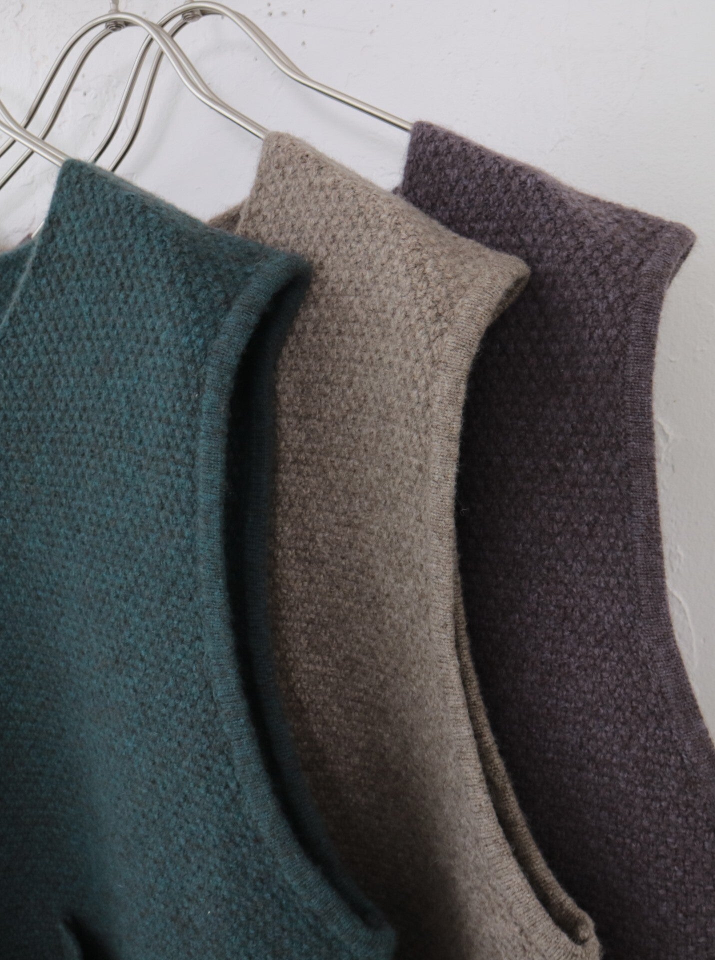 YARRA NEU　ヤクウール鹿の子編ニットベスト　NU-5548-408