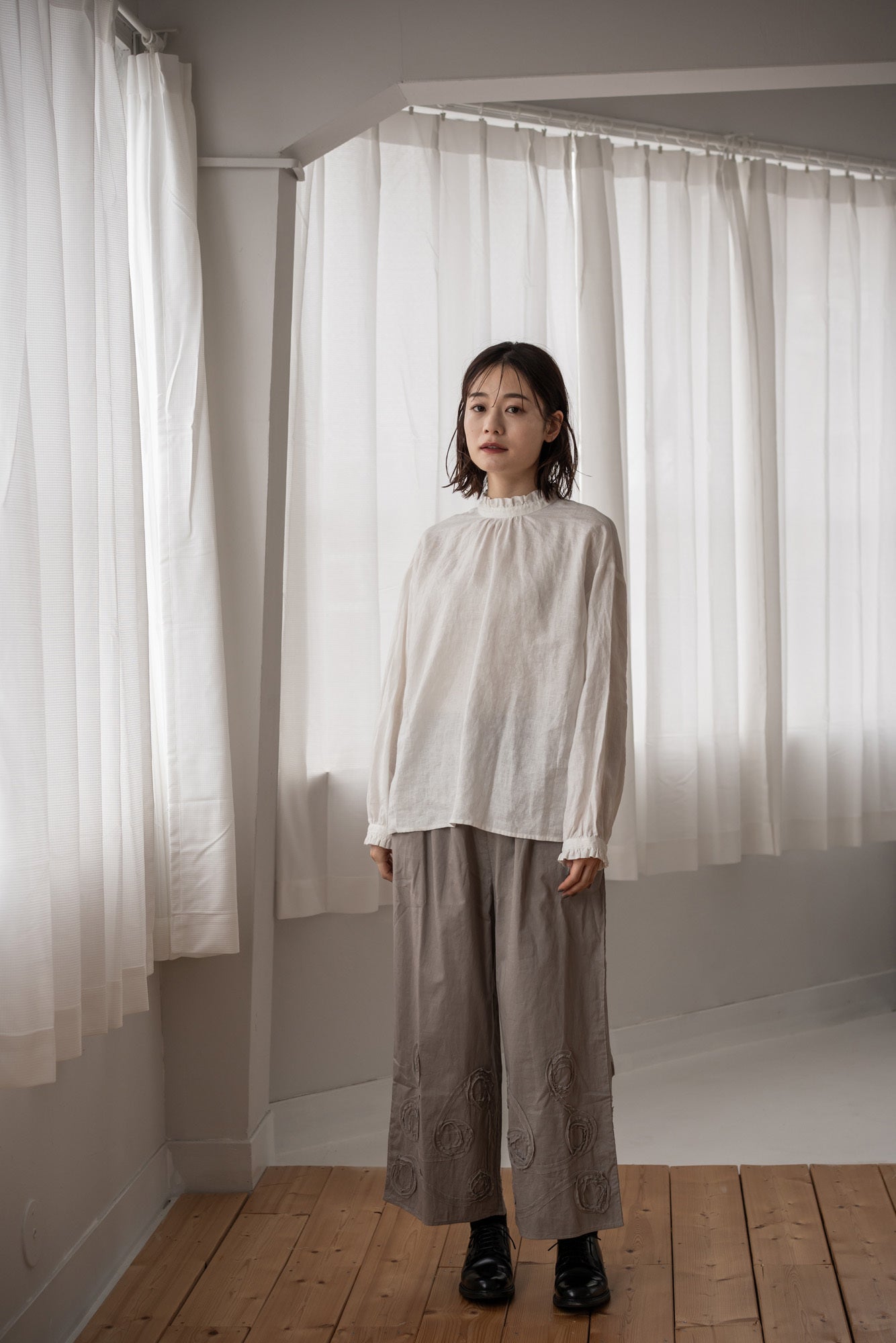 YARRA　リネン100フリルカラー2WAYブラウス　YR-1543-211