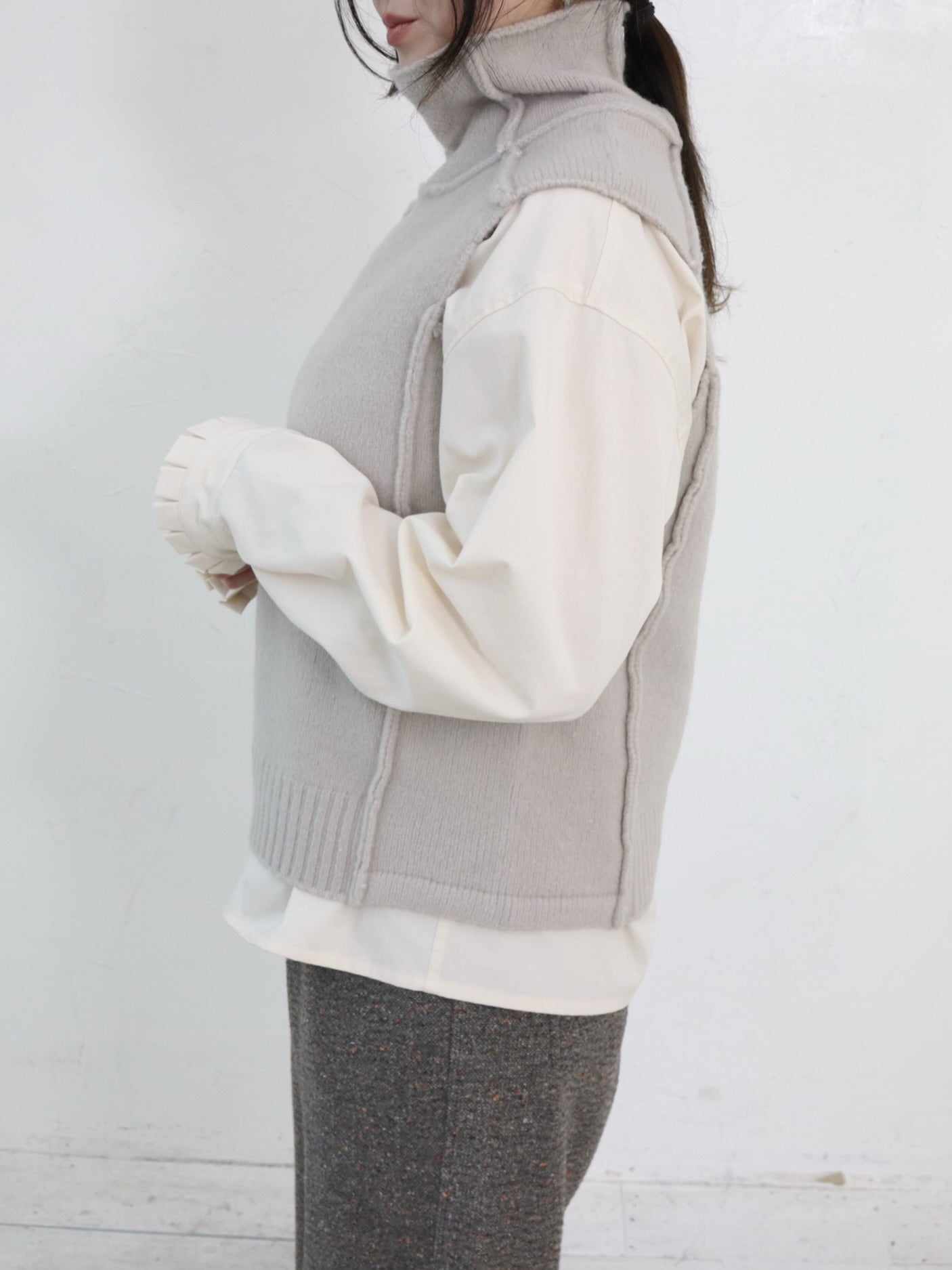 YARRA NEU　ヤク混ハイネックニットベスト　NU-5552-419