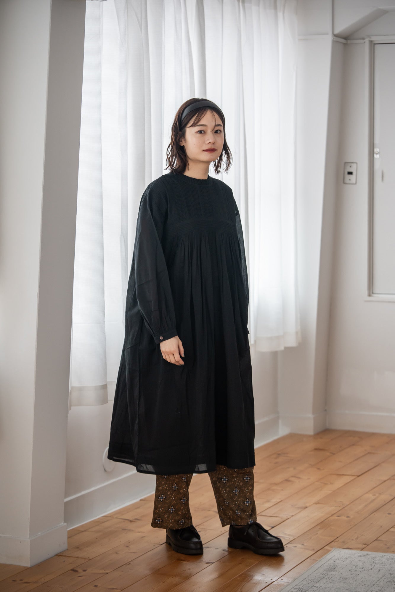 YARRA　INDIAフリル衿ピンタックワンピース　YR-1544-208