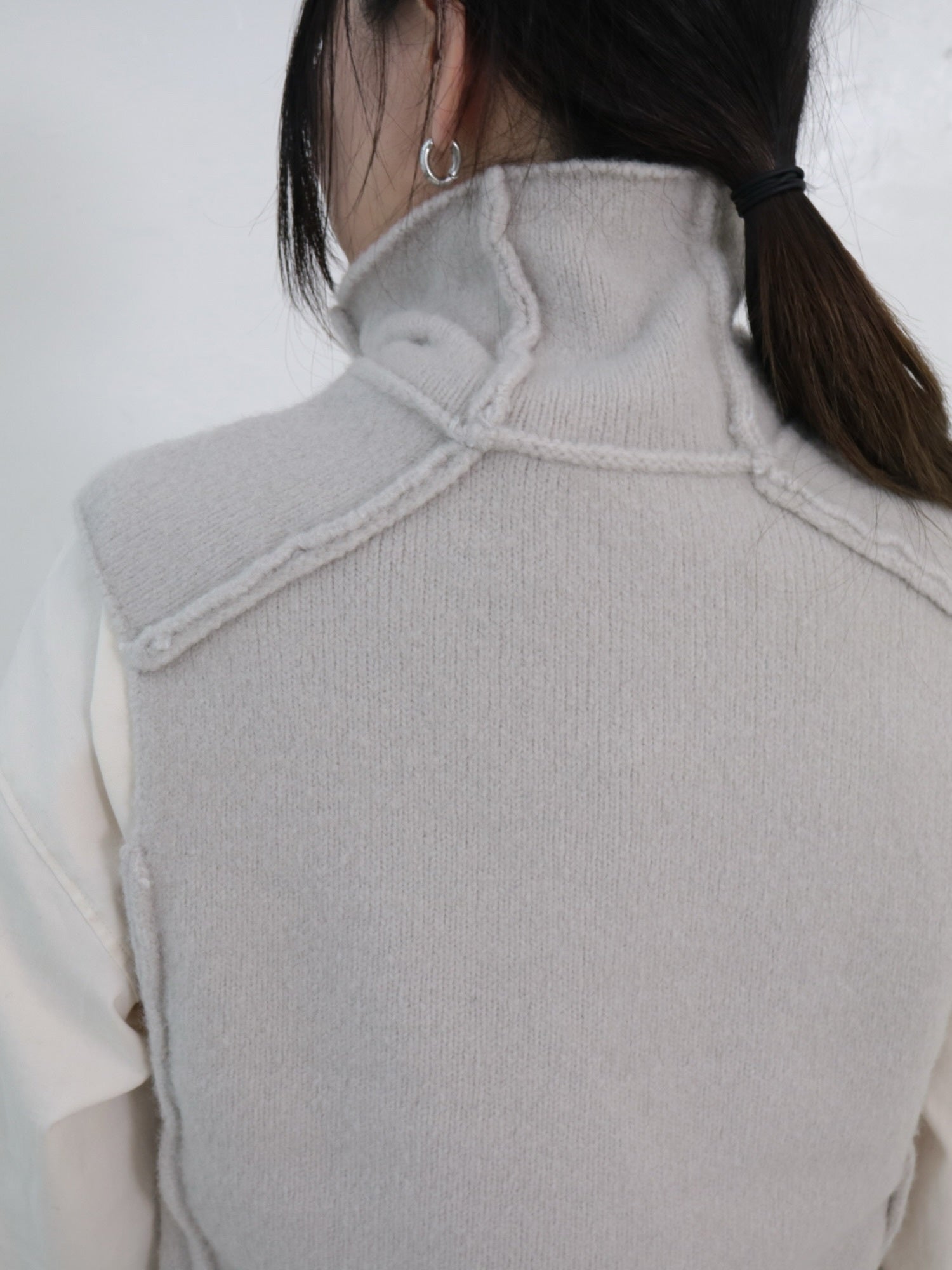 YARRA NEU　ヤク混ハイネックニットベスト　NU-5552-419