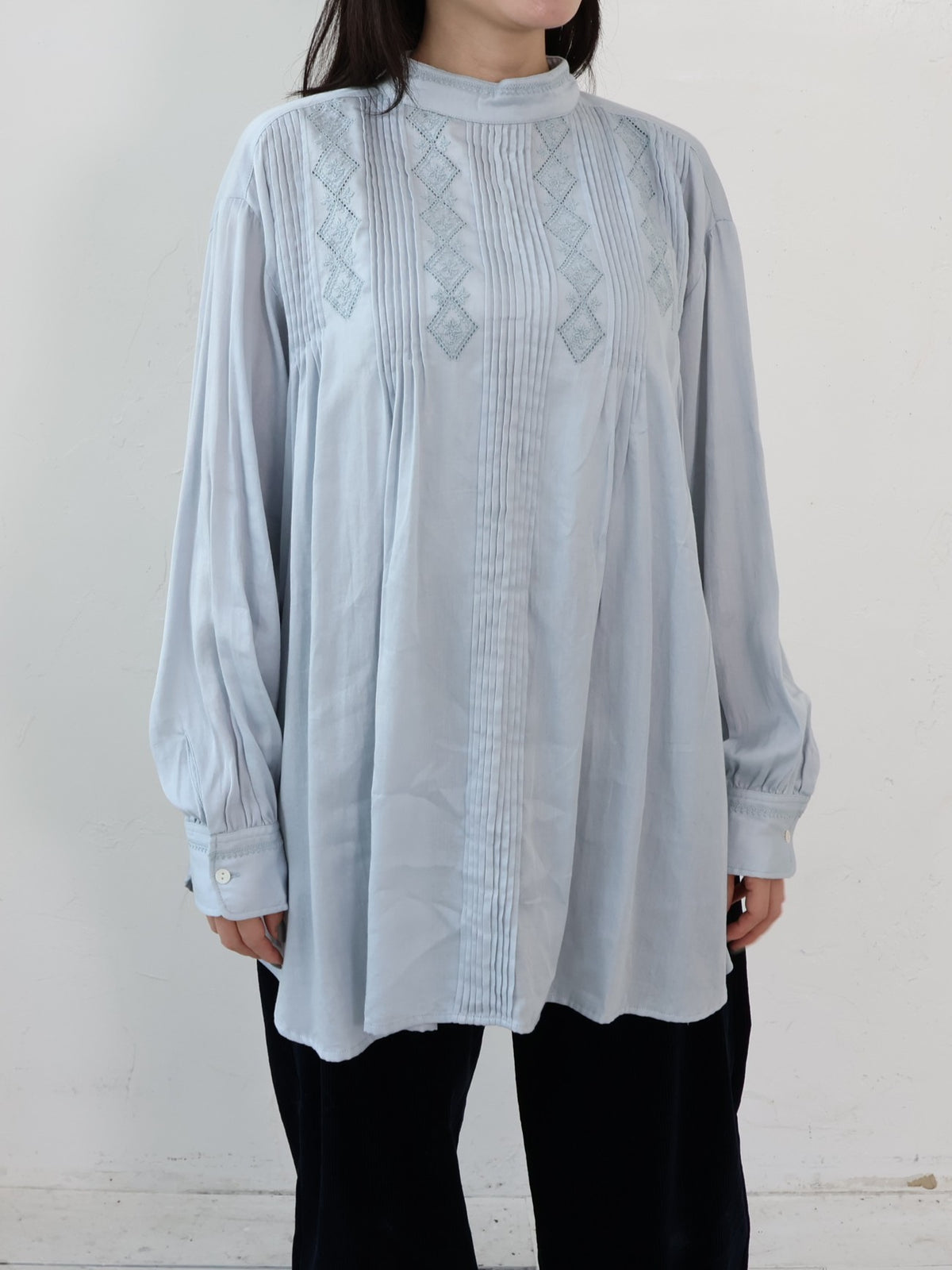 doux bleu　コットンサテン 刺繍ロングシャツ　DB-2653-044