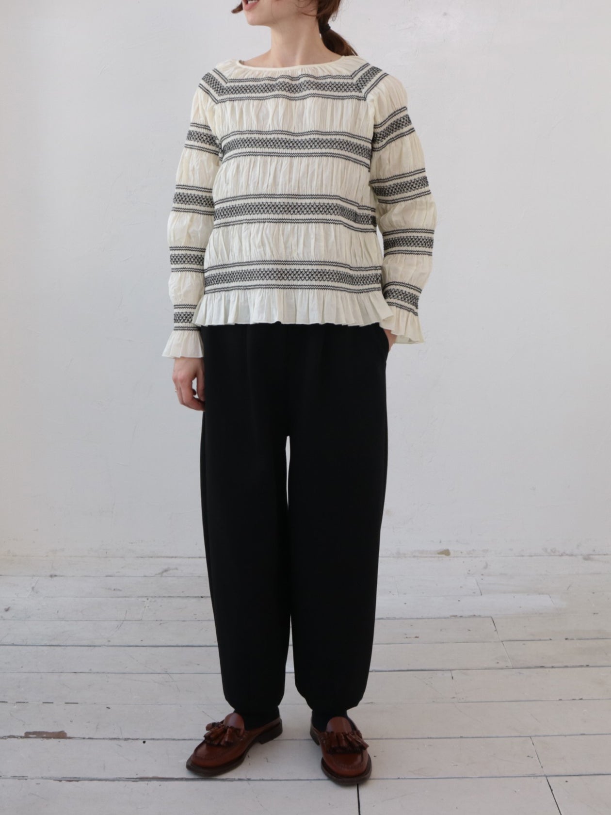 doux bleu　タック ジョガーパンツ　DB-2545-029