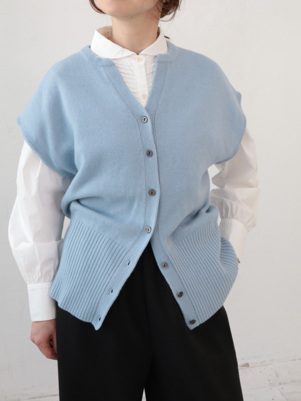 doux bleu　バックタック ニットベスト　DB-2558-046