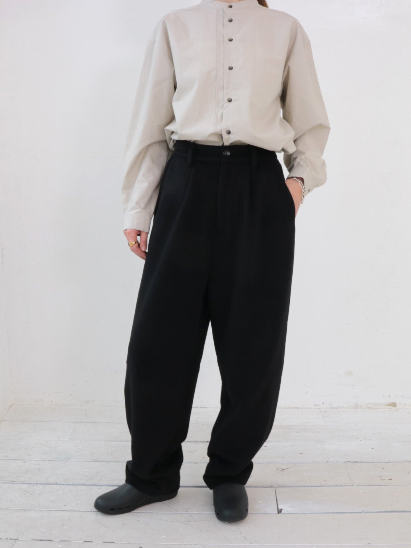 YARRA NEU　カシミヤ混ウール裏付きパンツ　NU-5555-429