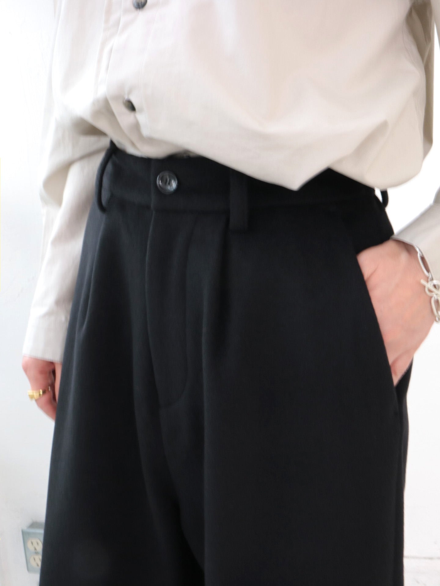 YARRA NEU　カシミヤ混ウール裏付きパンツ　NU-5555-429