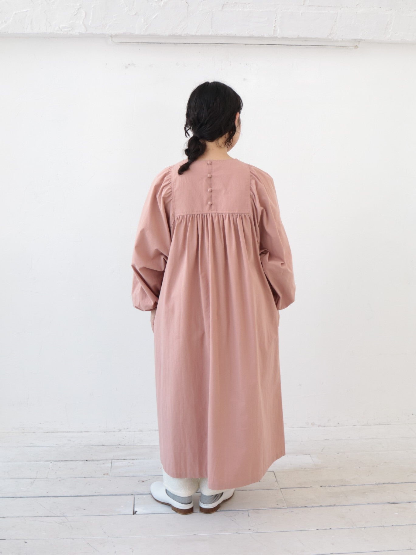【予約販売　10月下旬発送】YARRA　ami×YARRA ギャザーワンピース　1554-282
