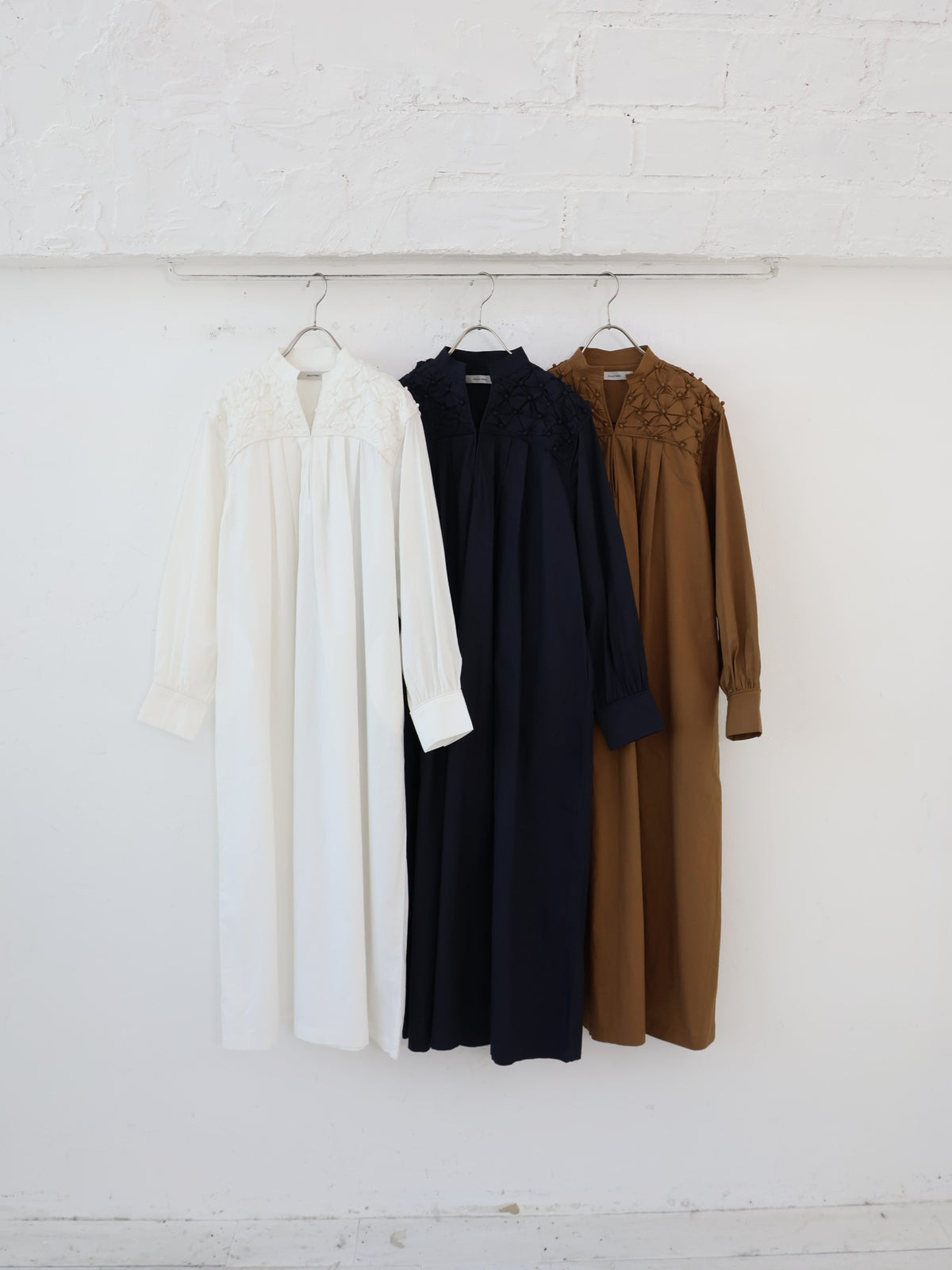 doux bleu　ドットスモッキング カフタンワンピース　DB-2644-030