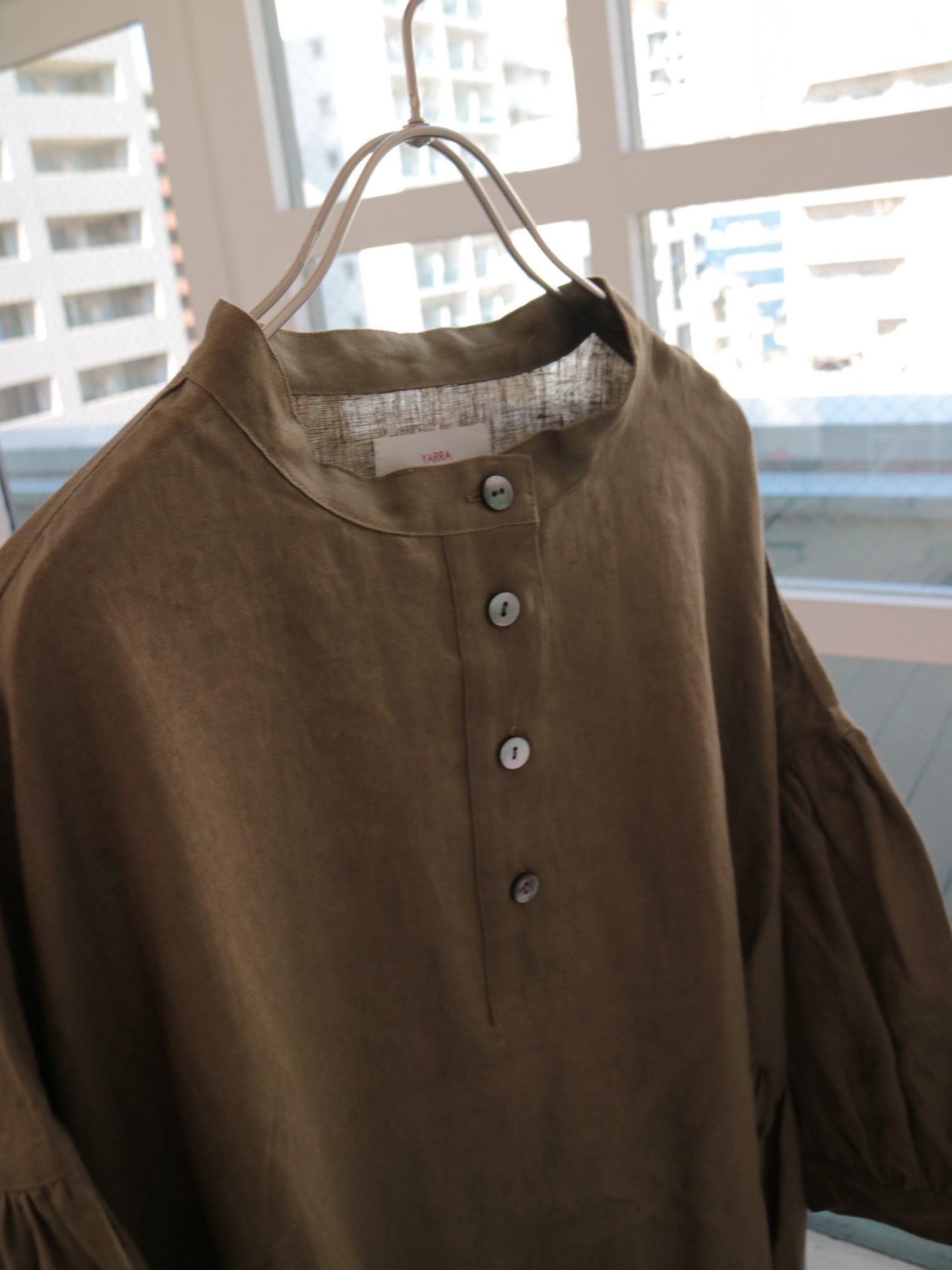 YARRA　ツヤリネンギャザーワンピース　YR-1614-226